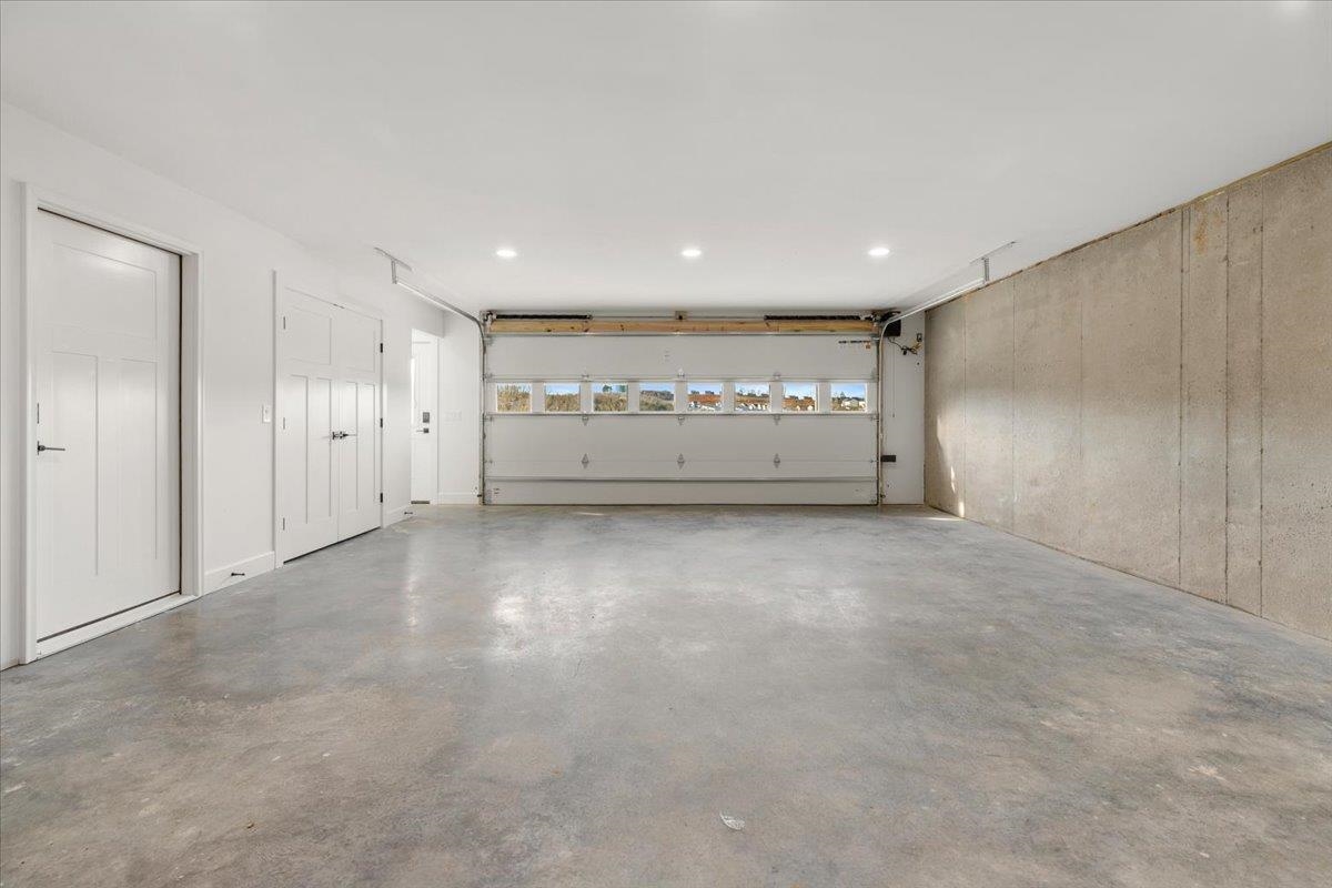 1045 BEAVER Drive