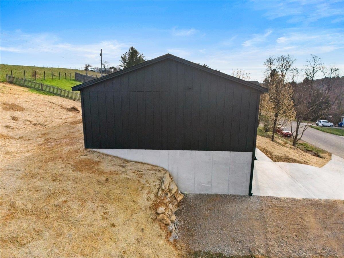 1045 BEAVER Drive