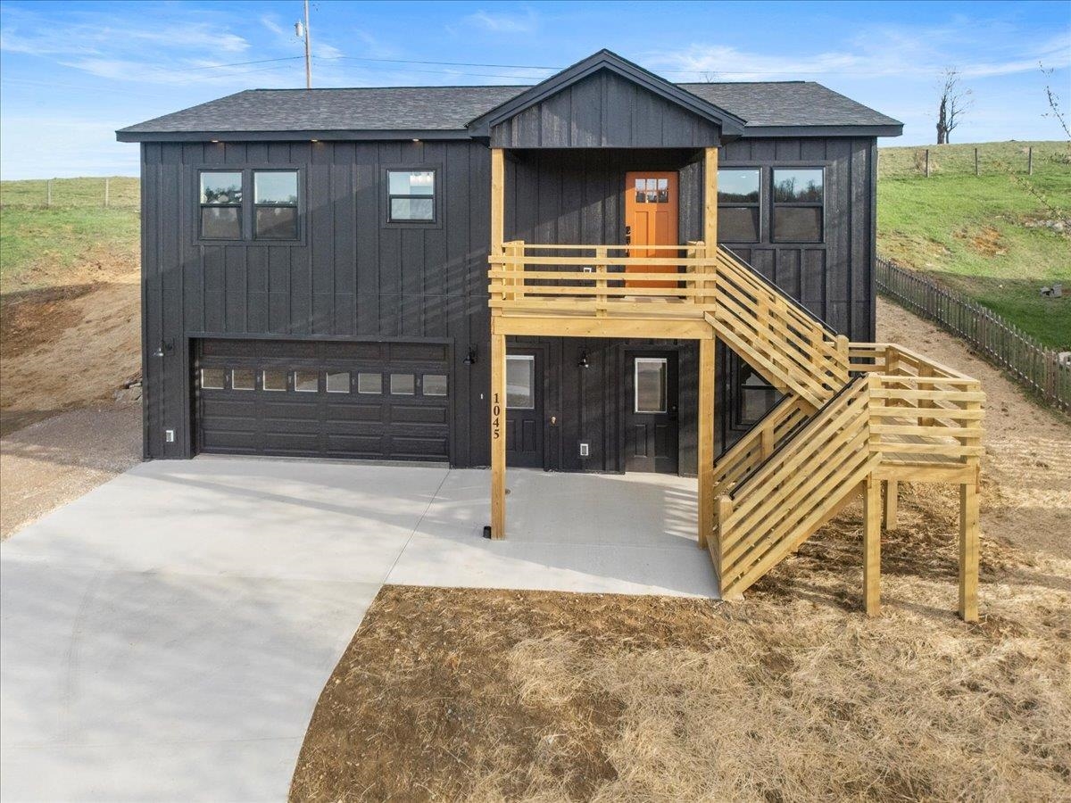 1045 BEAVER Drive