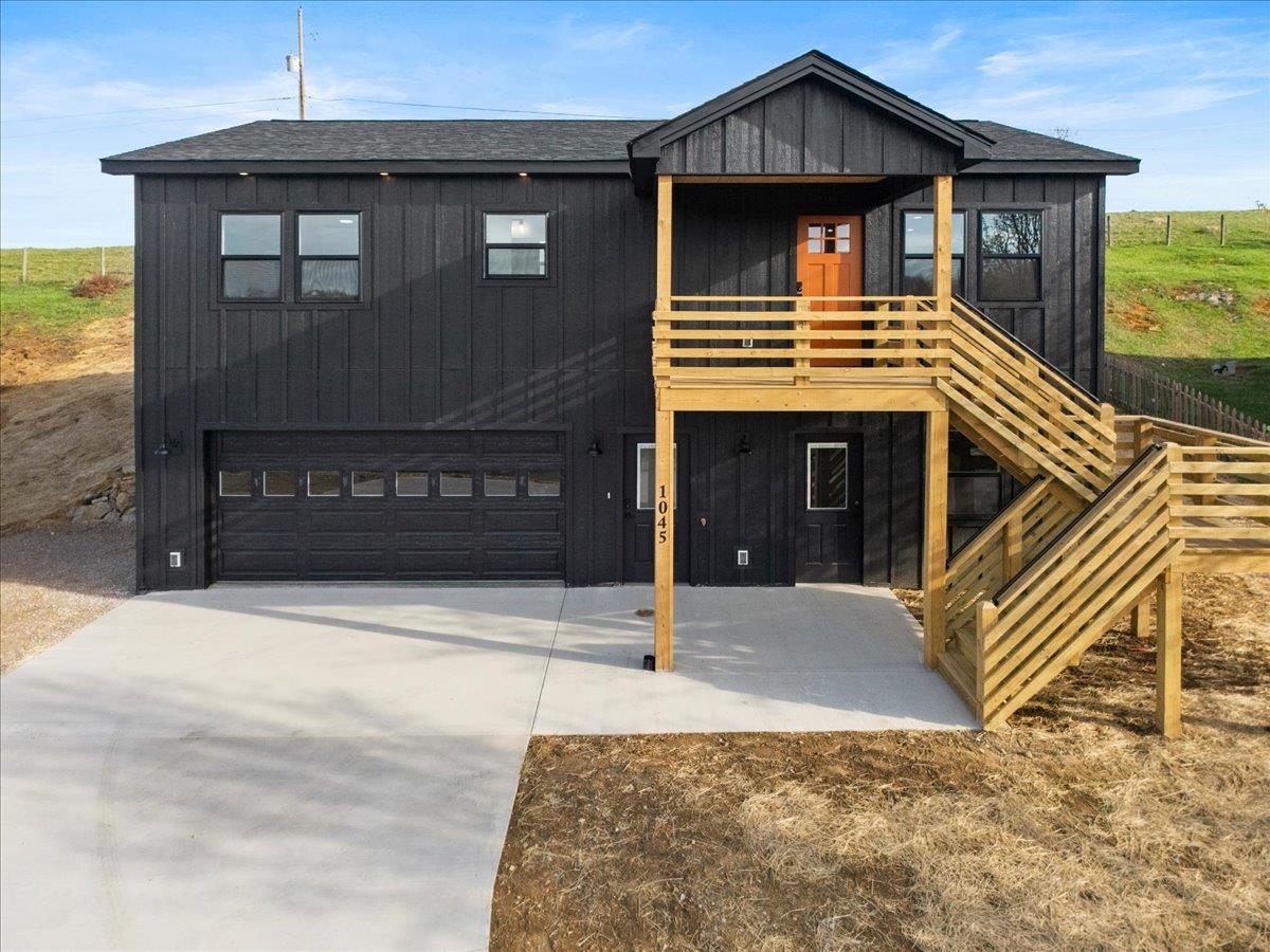 1045 BEAVER Drive