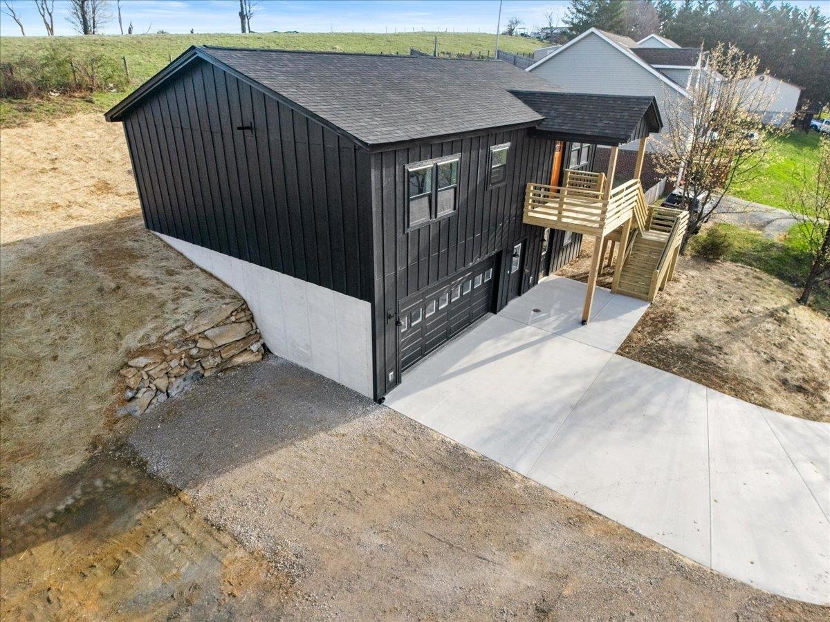 1045 BEAVER Drive