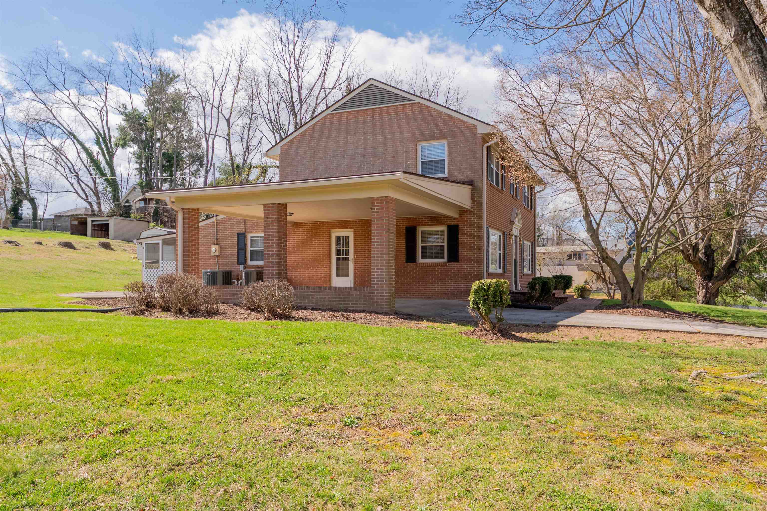 610 5TH Street