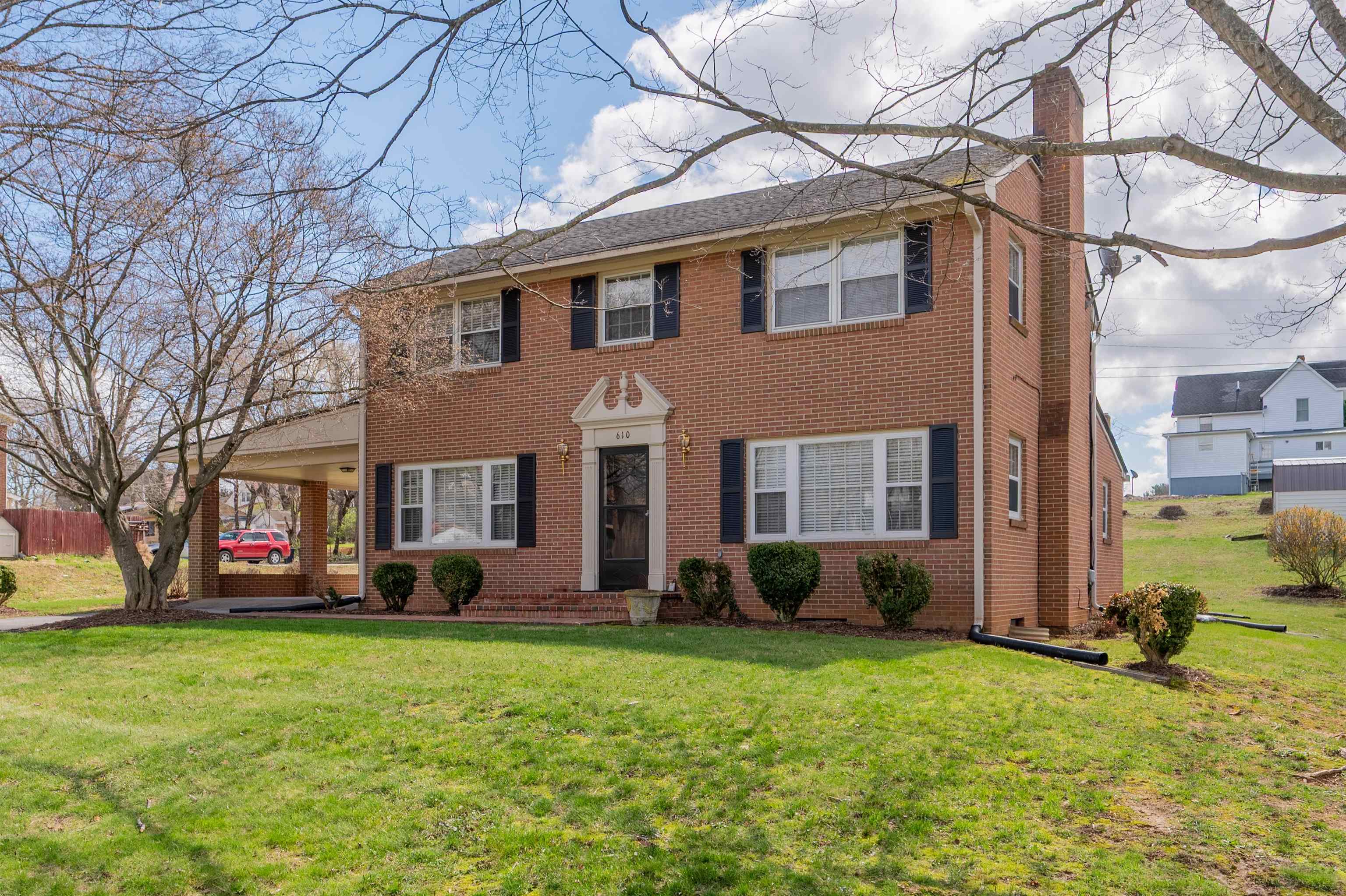 610 5TH Street
