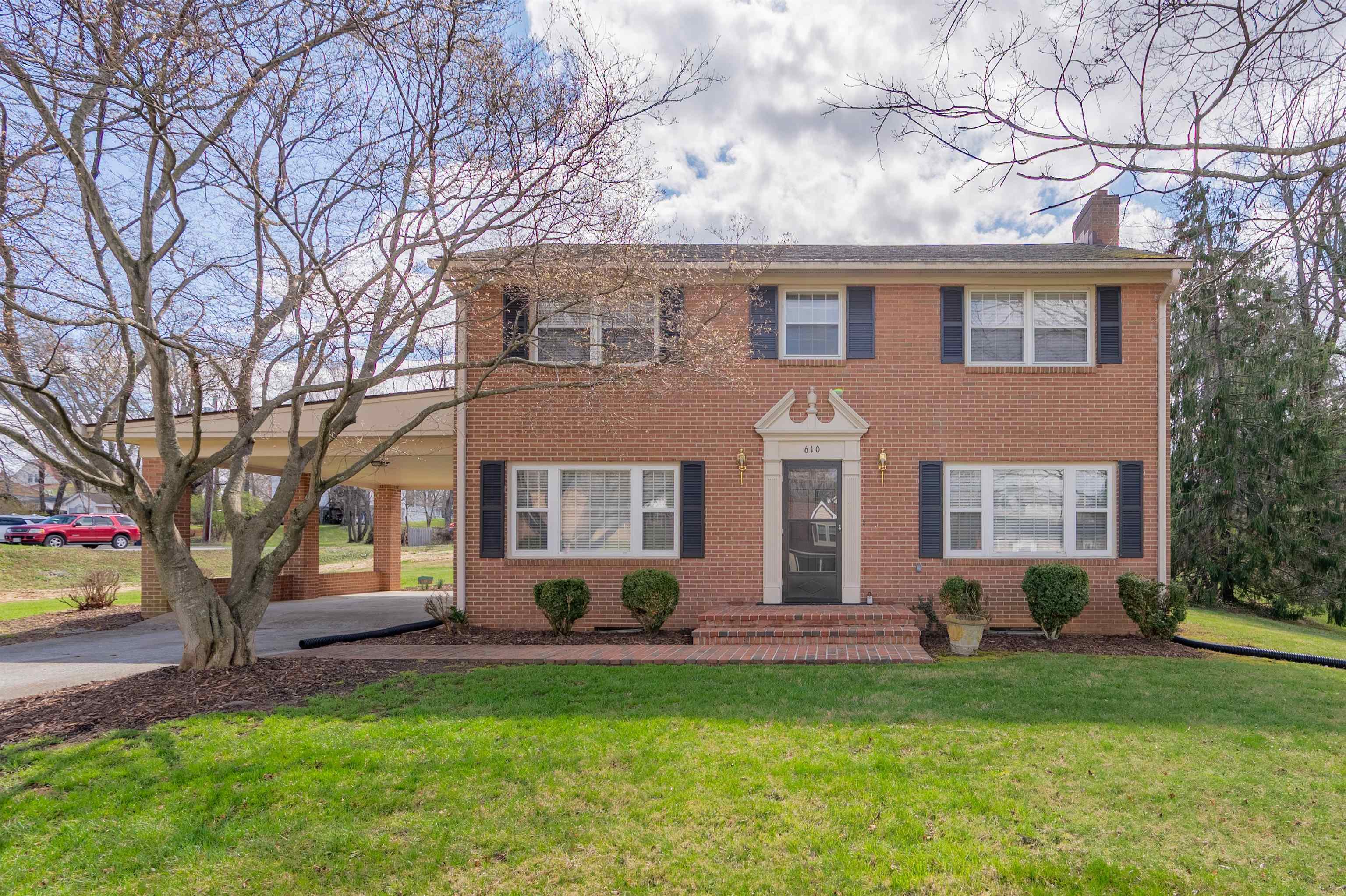 610 5TH Street