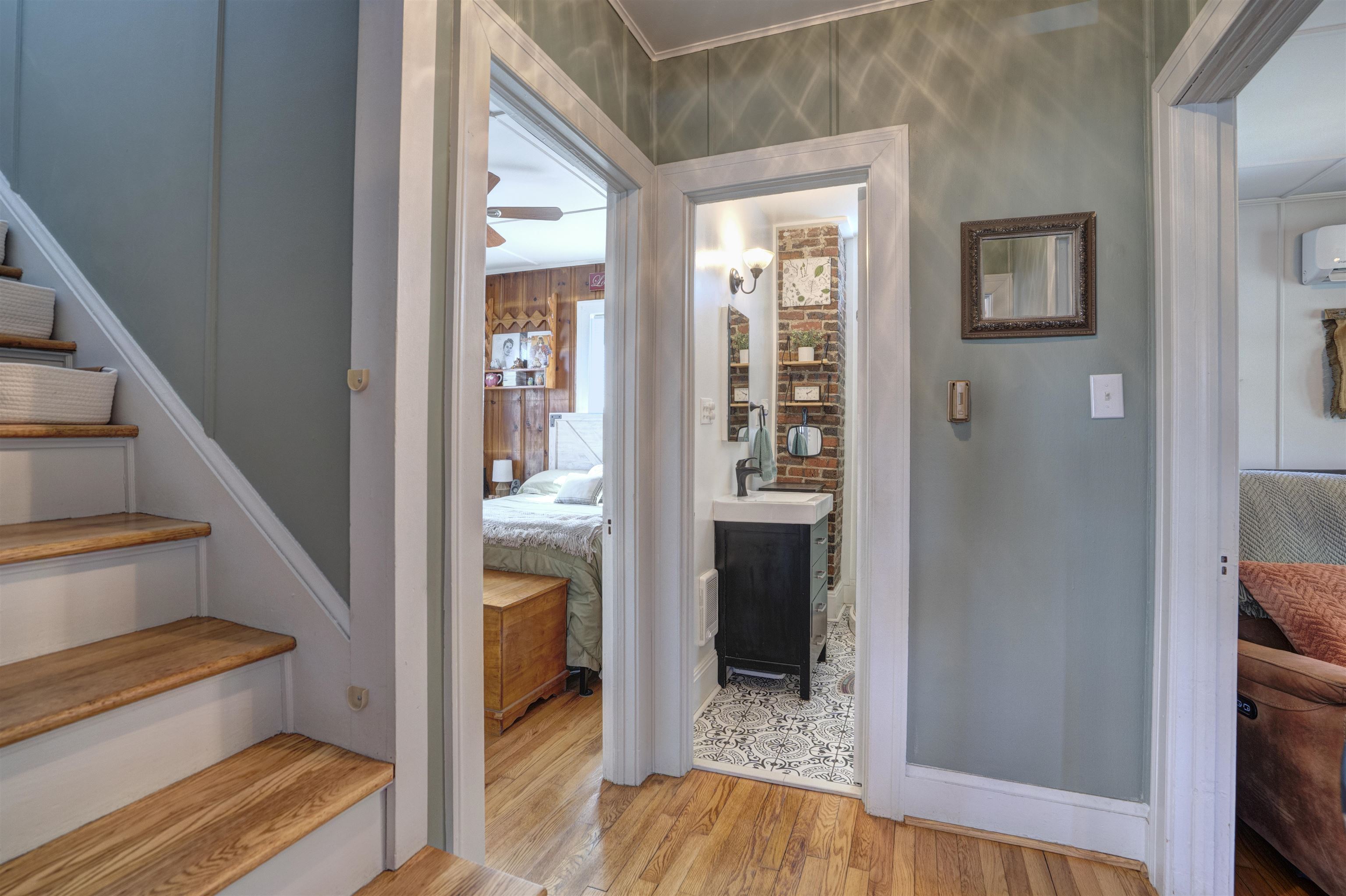 213 CHRISTIANSBURG Pike NE