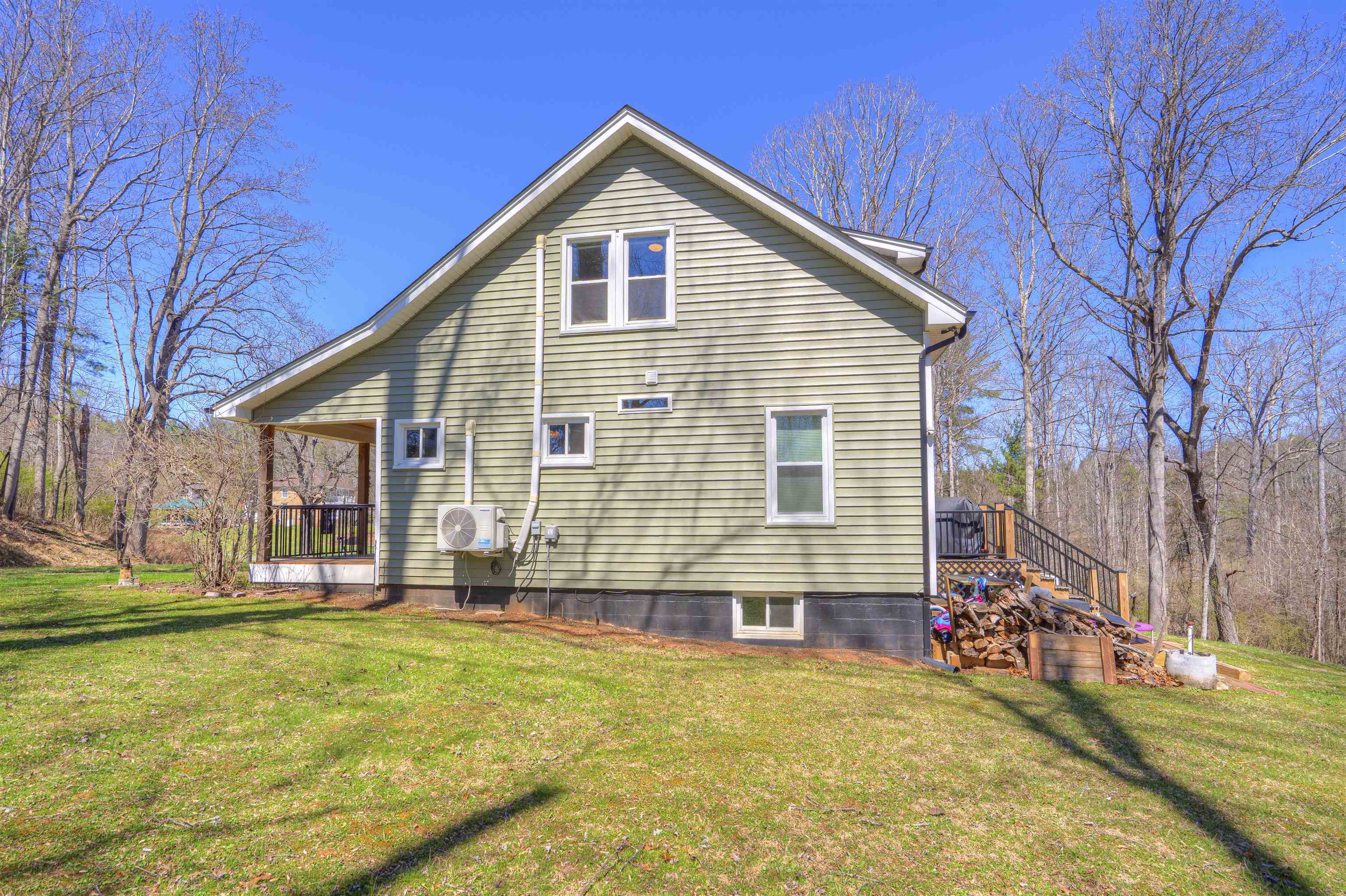 213 CHRISTIANSBURG Pike NE