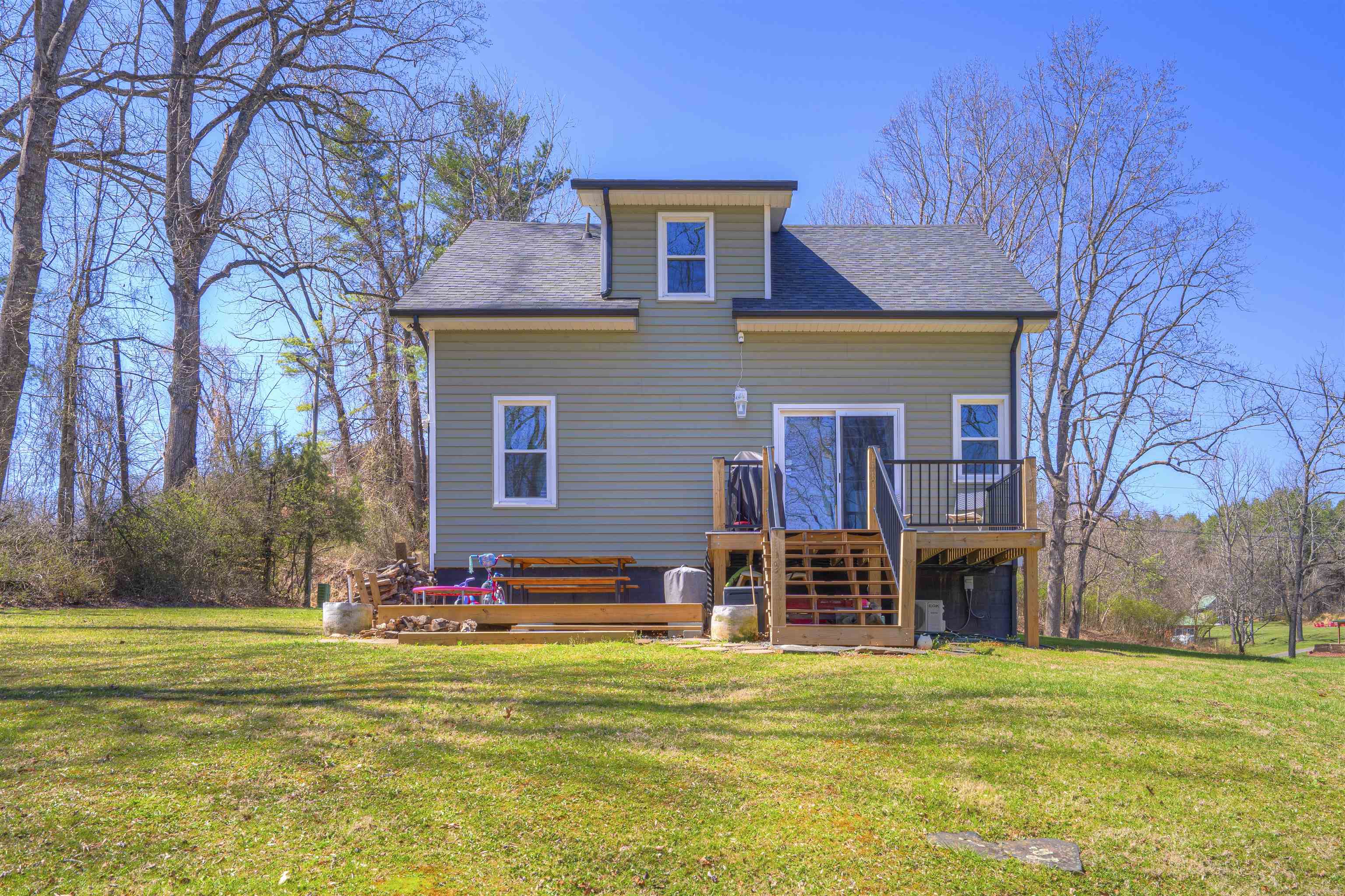 213 CHRISTIANSBURG Pike NE