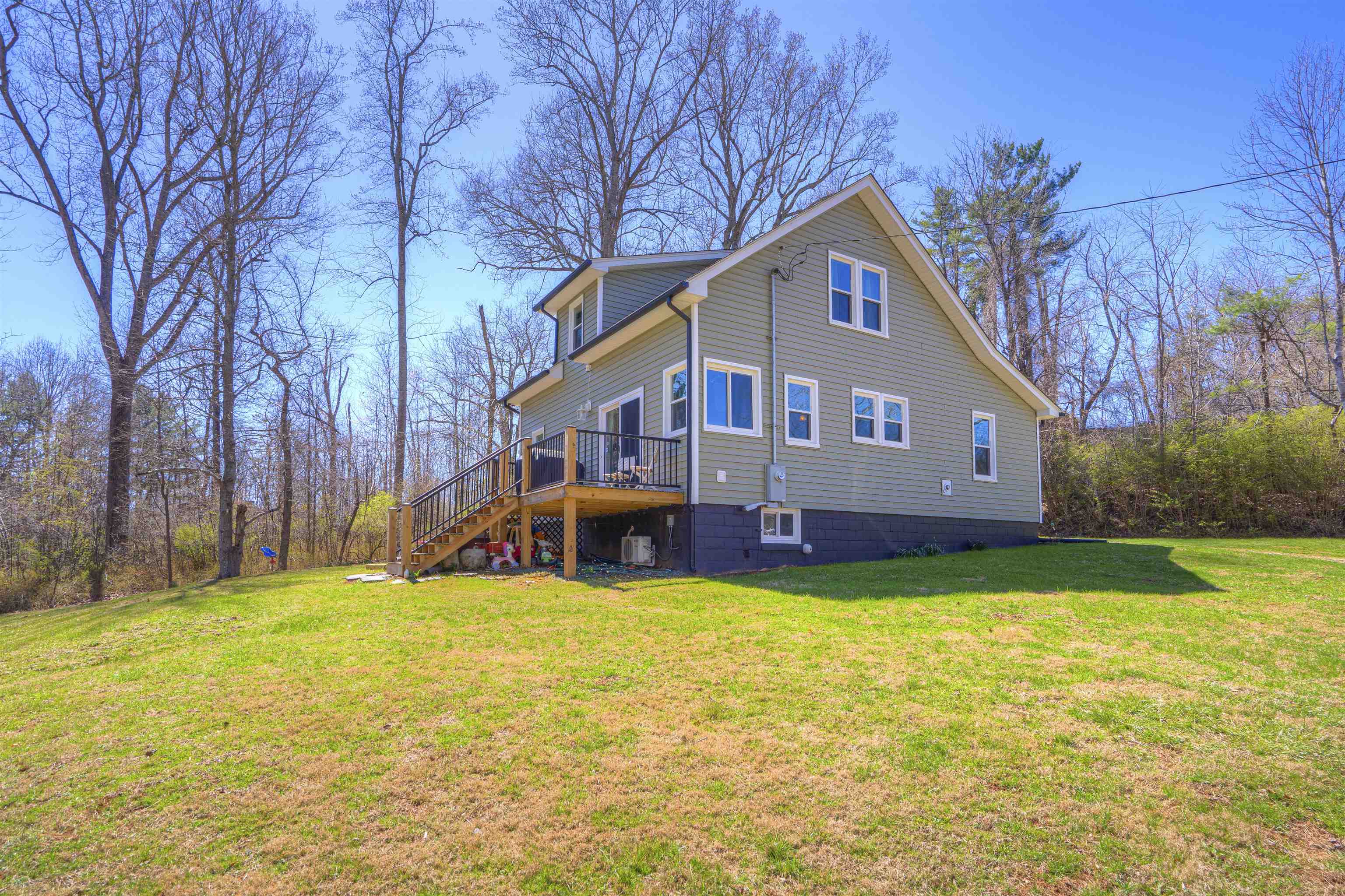 213 CHRISTIANSBURG Pike NE