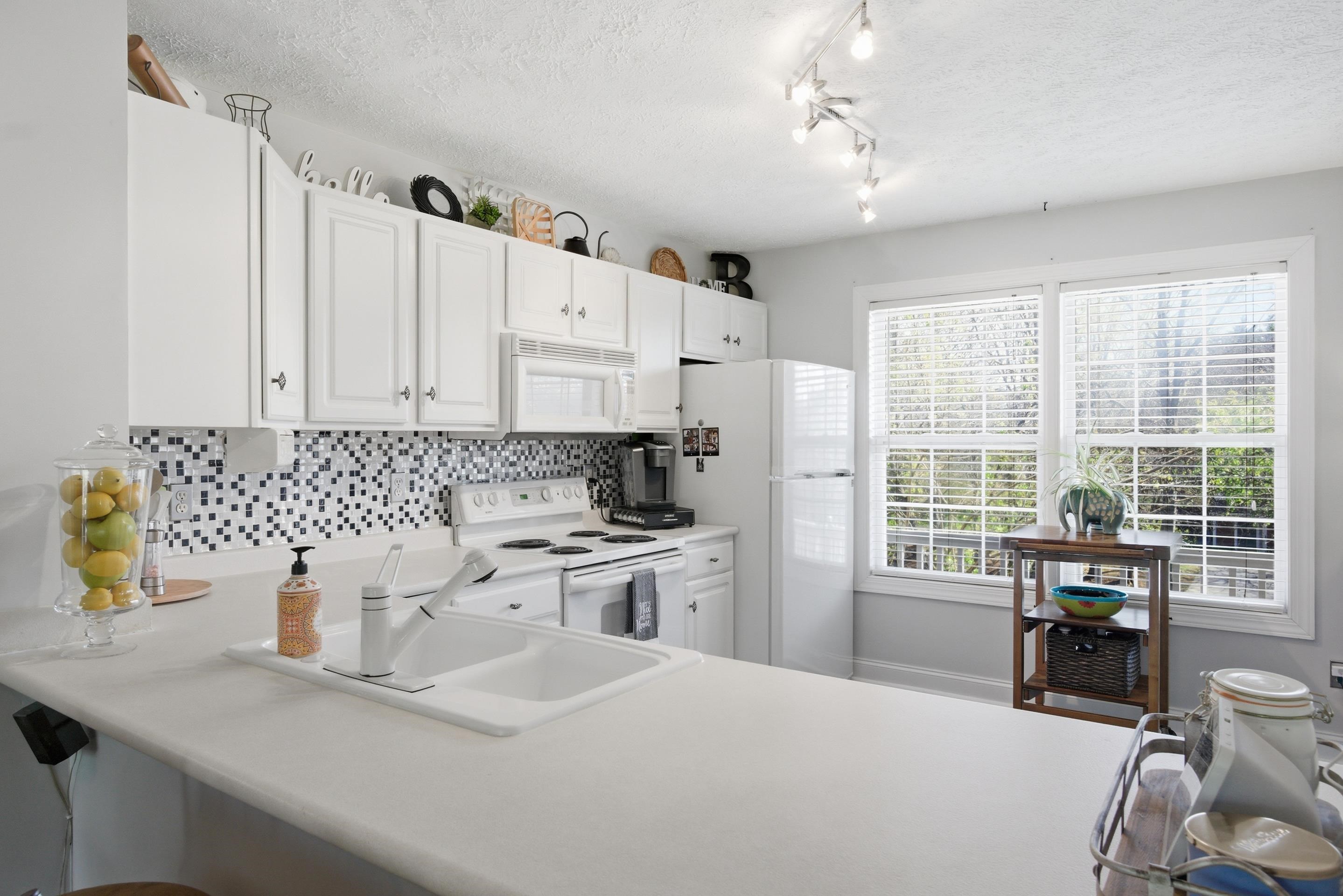 1270 Orange Leaf Court