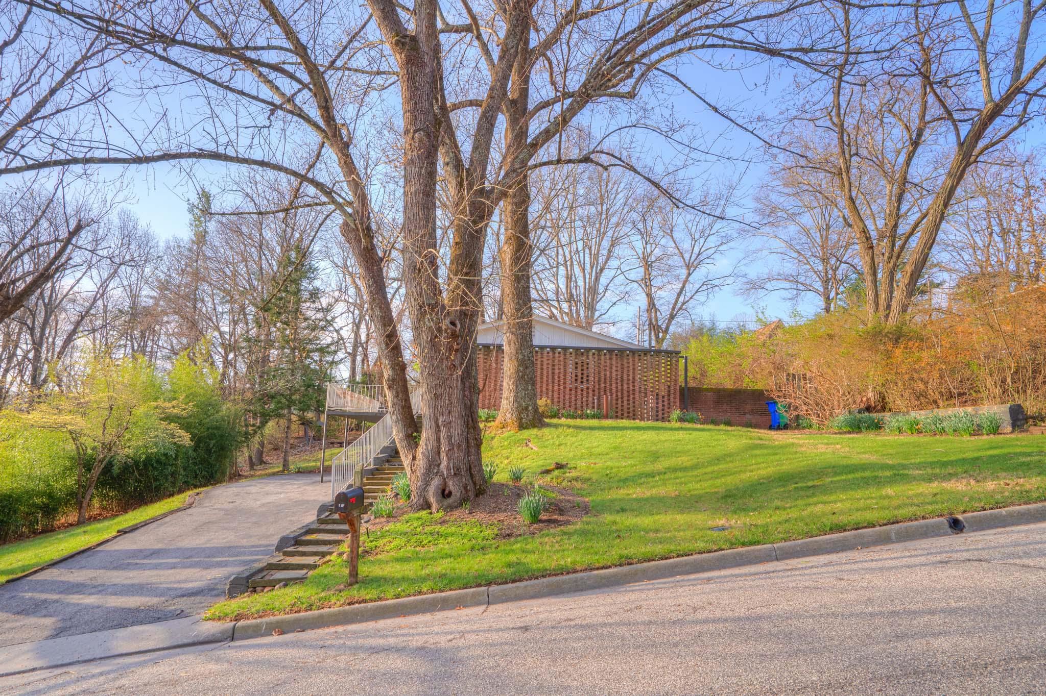 1007 Highland Circle