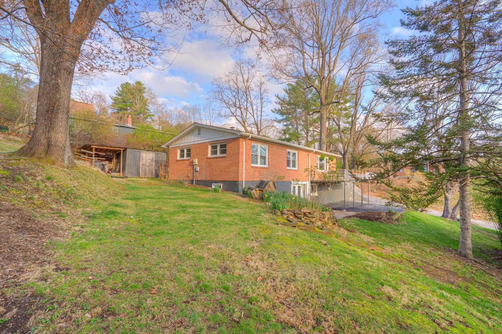 1007 Highland Circle