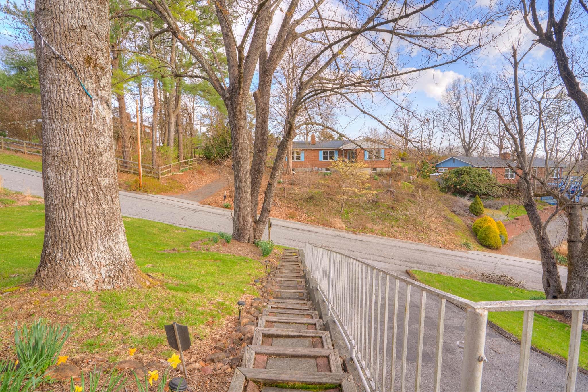 1007 Highland Circle