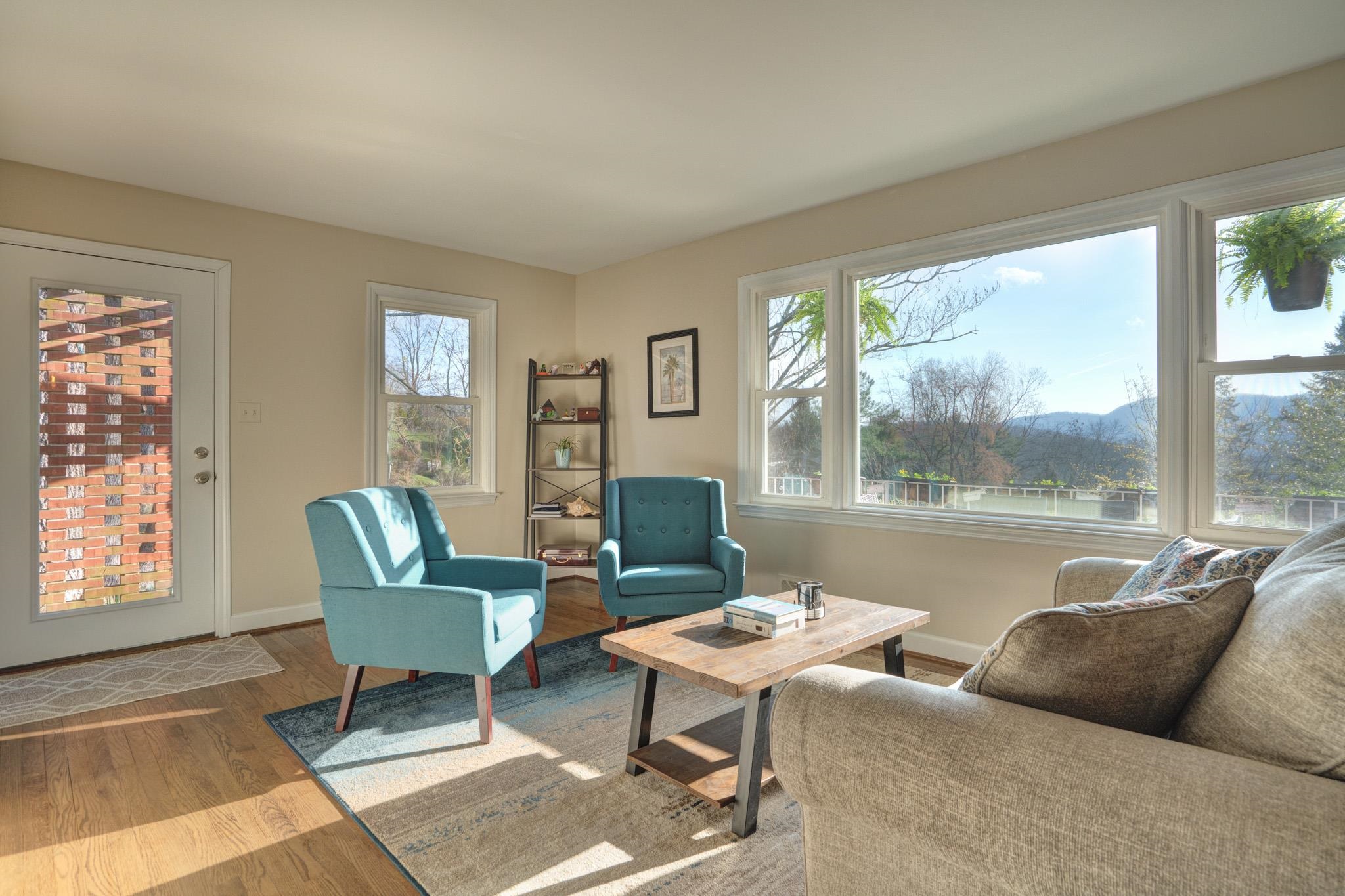 1007 Highland Circle