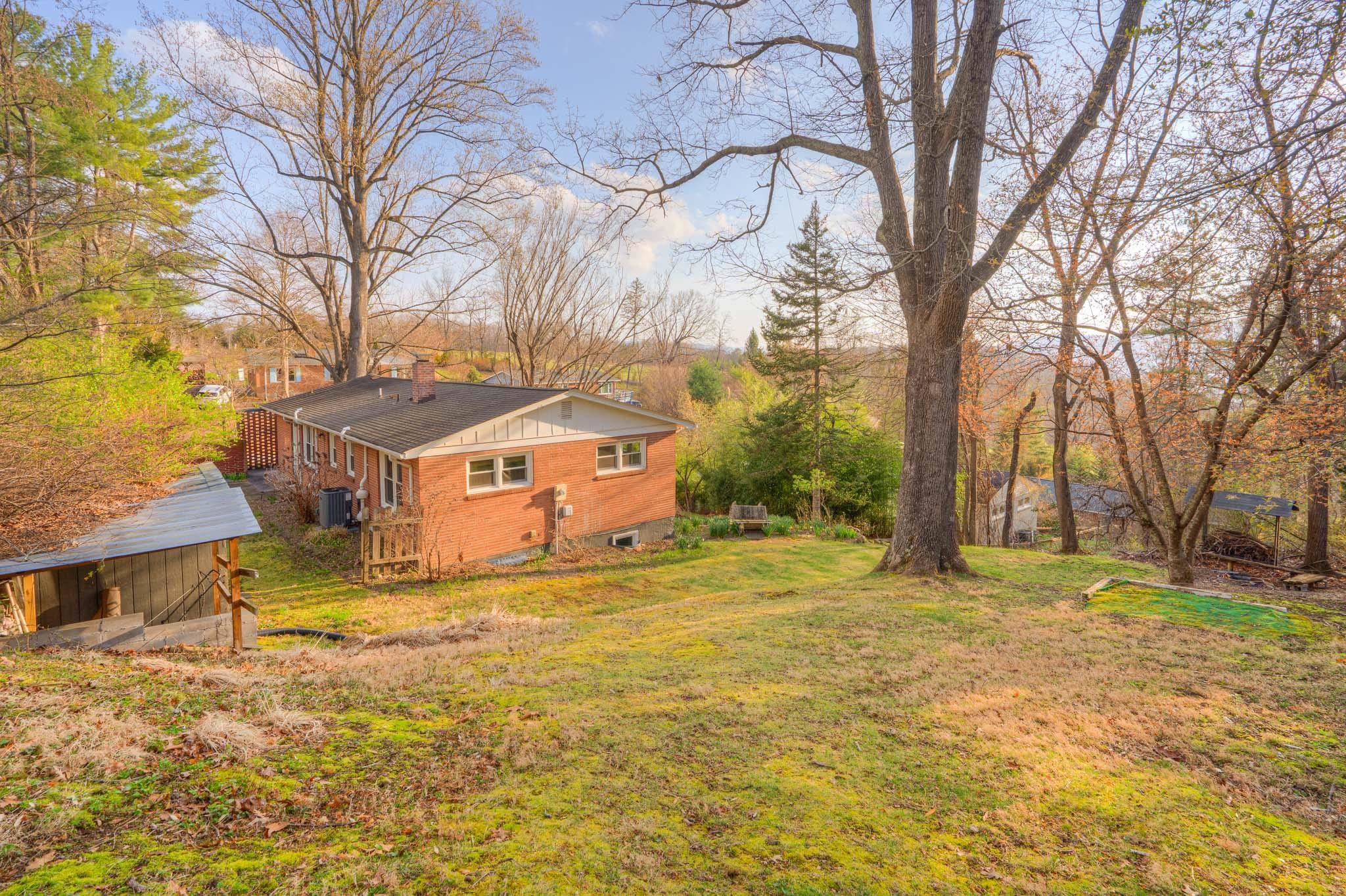 1007 Highland Circle