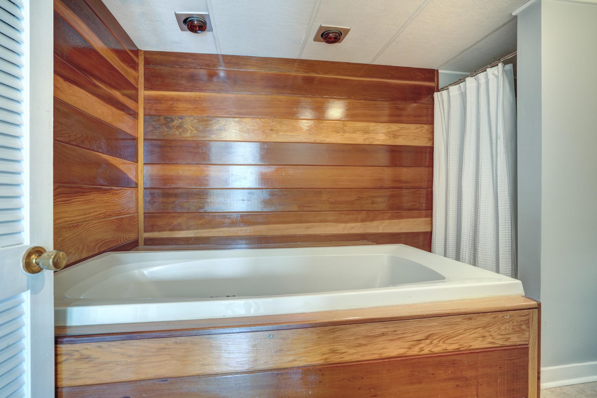 1007 Highland Circle