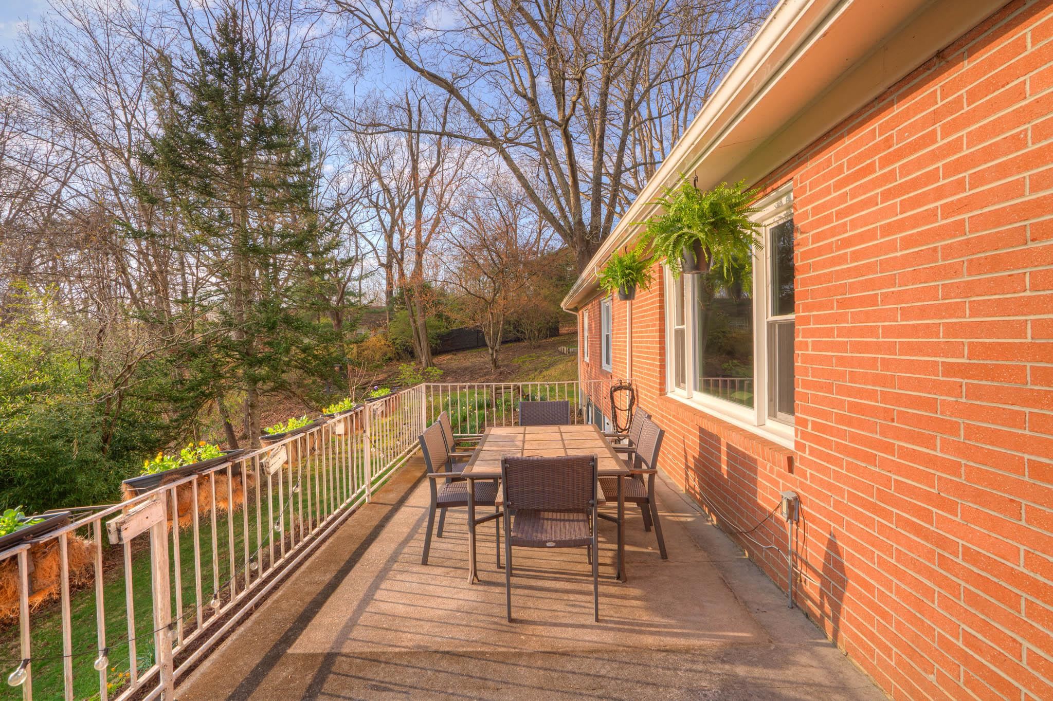 1007 Highland Circle