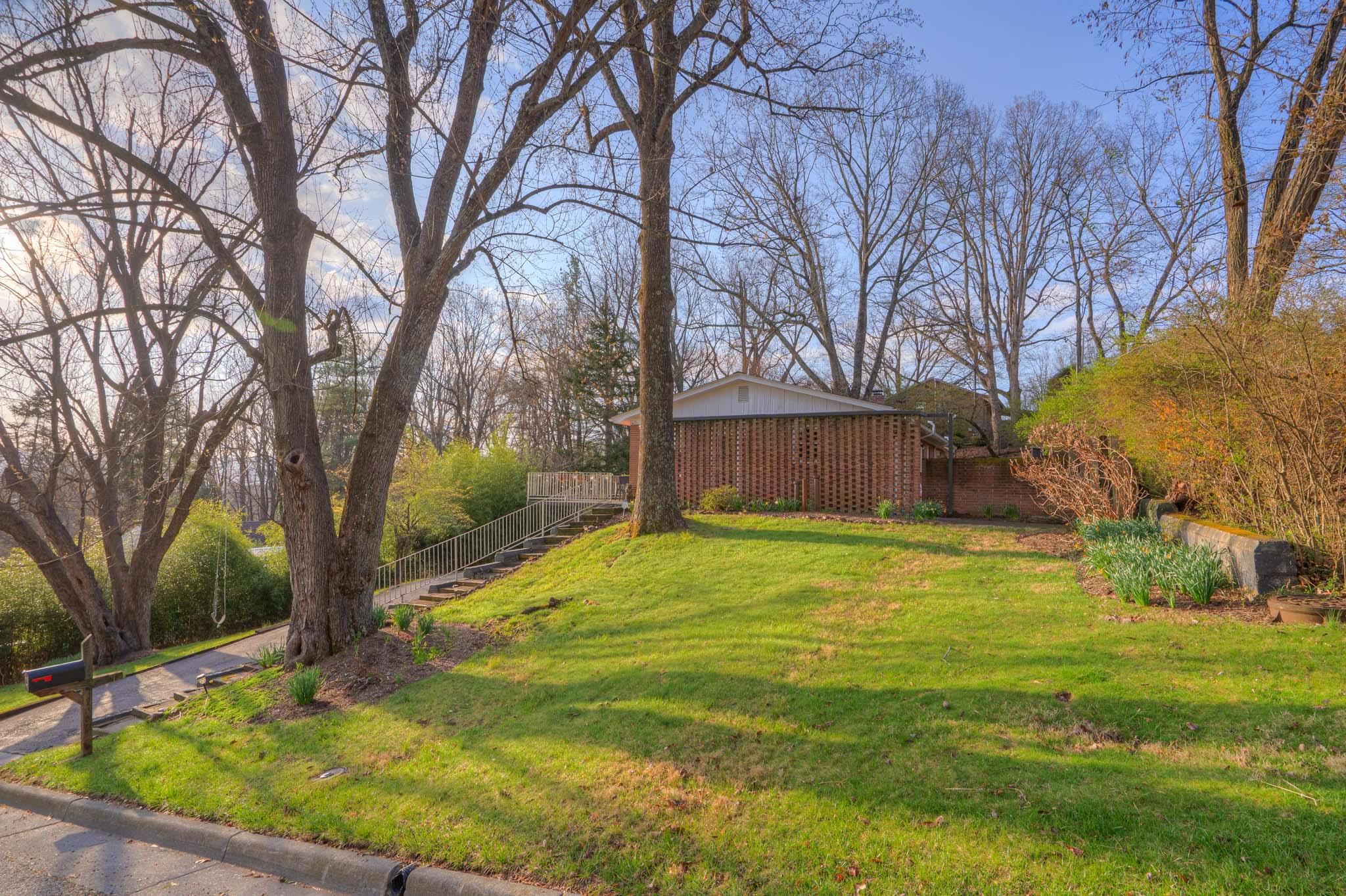 1007 Highland Circle