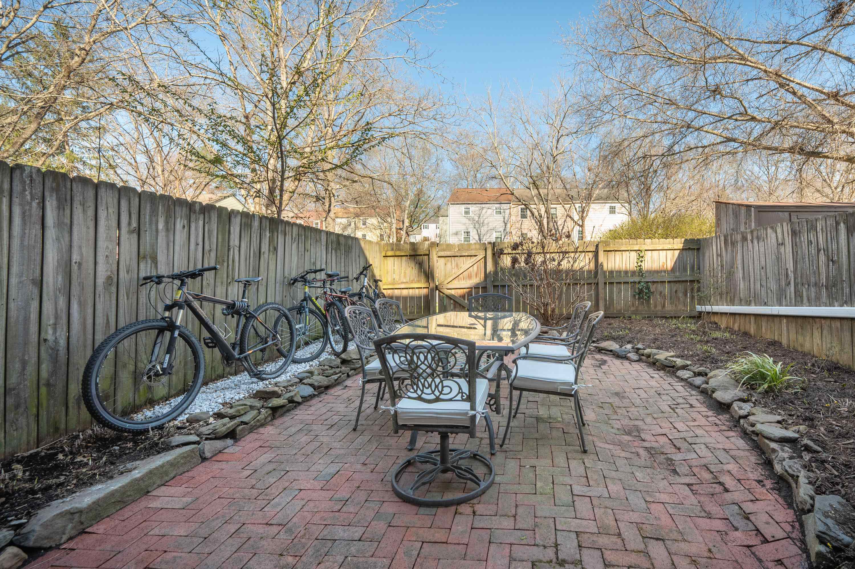 103 Yorkshire Ct Court