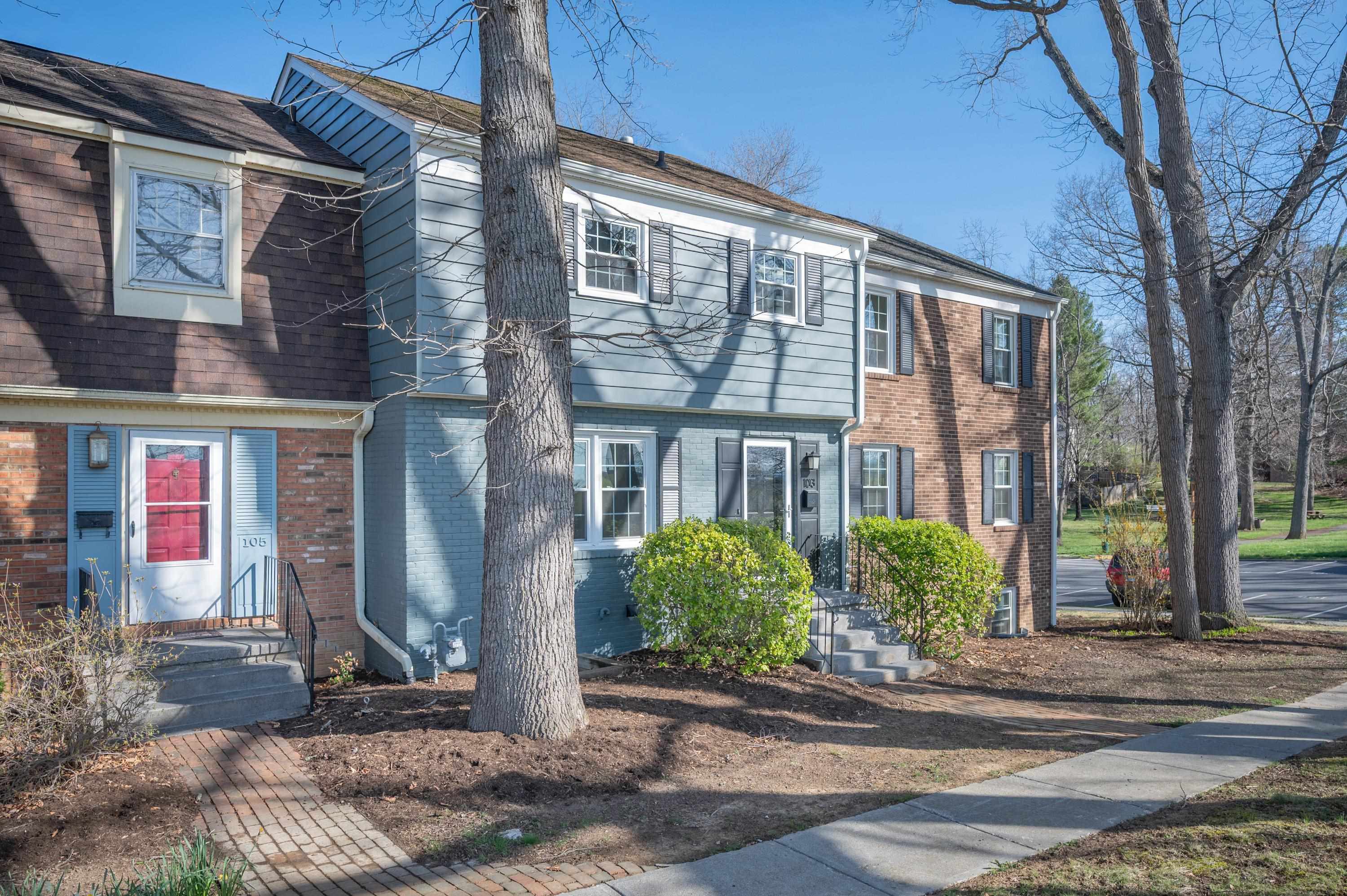 103 Yorkshire Ct Court