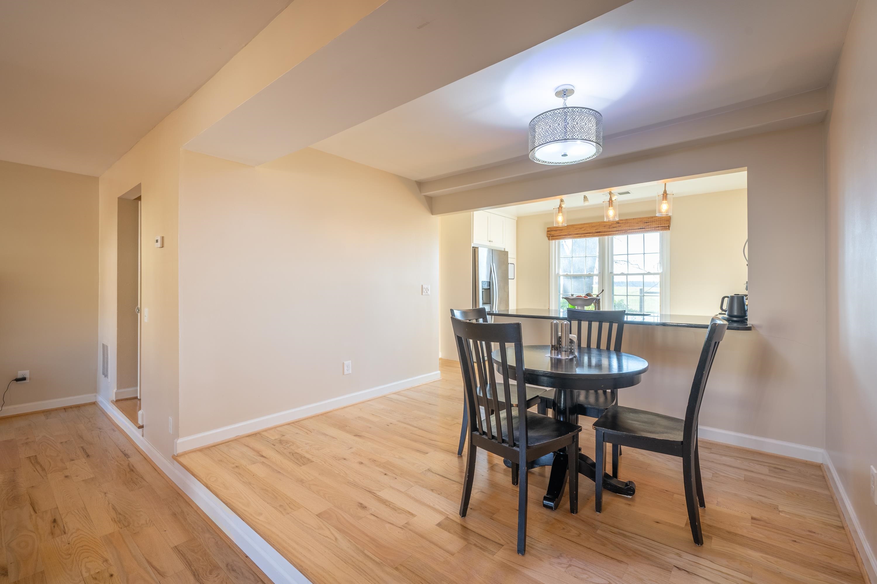 103 Yorkshire Ct Court