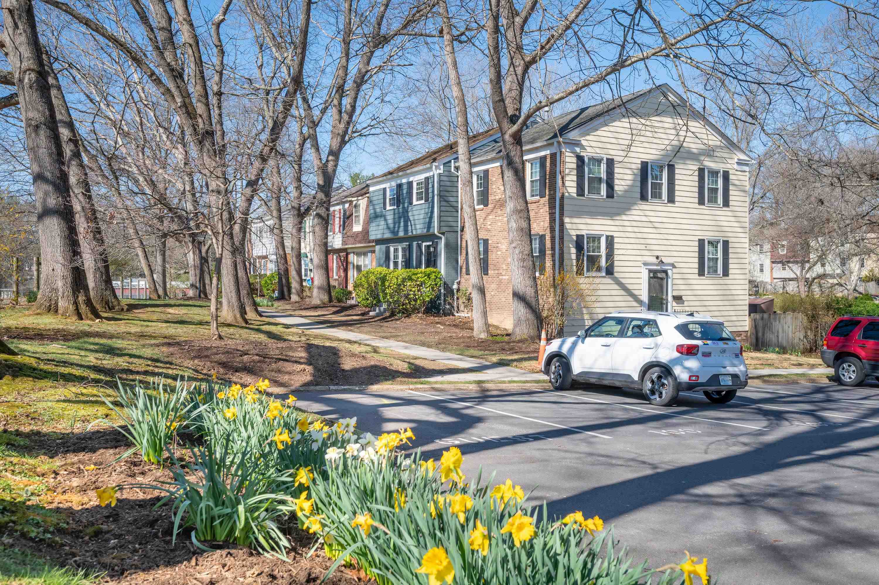 103 Yorkshire Ct Court