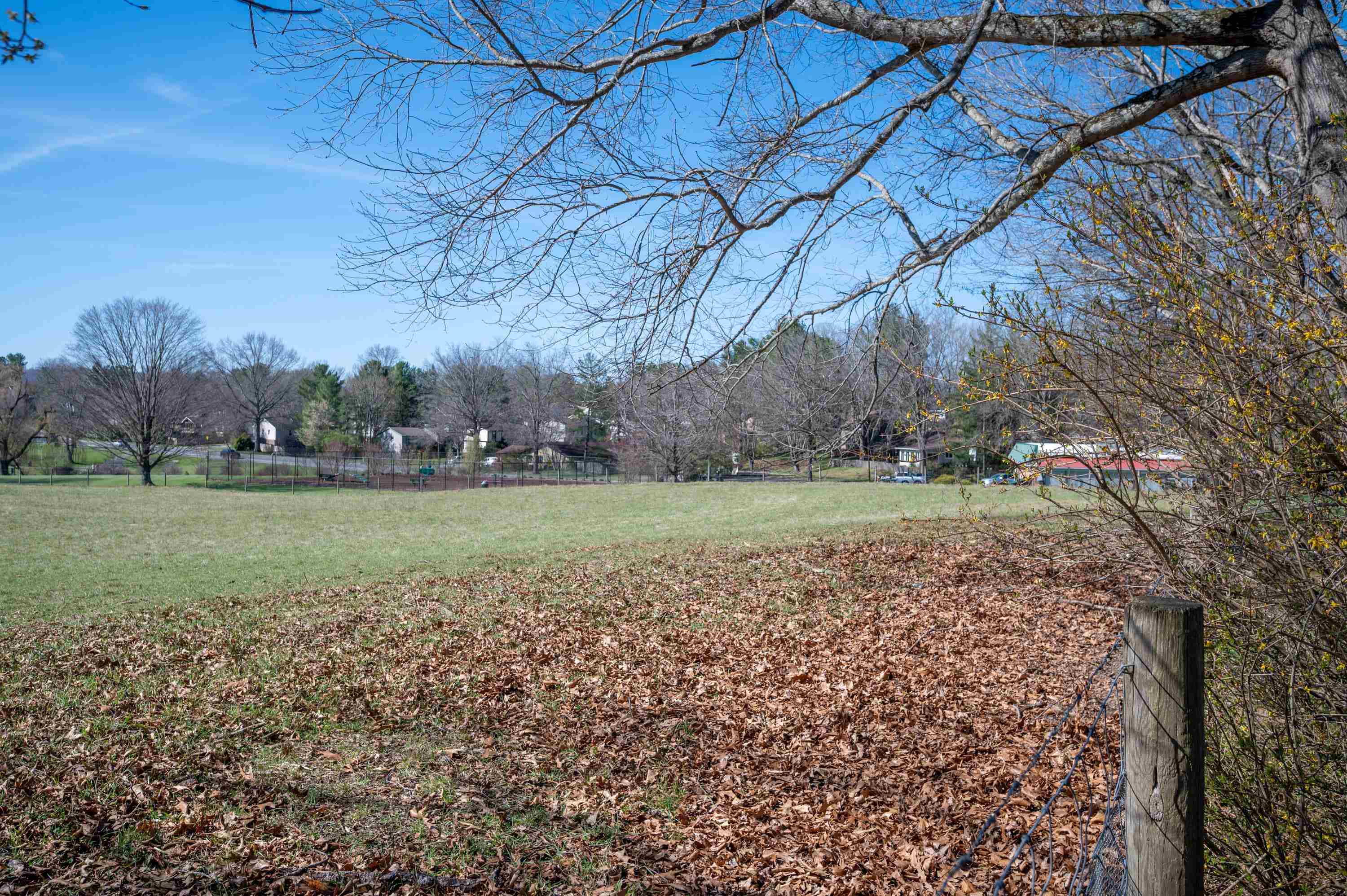 103 Yorkshire Ct Court