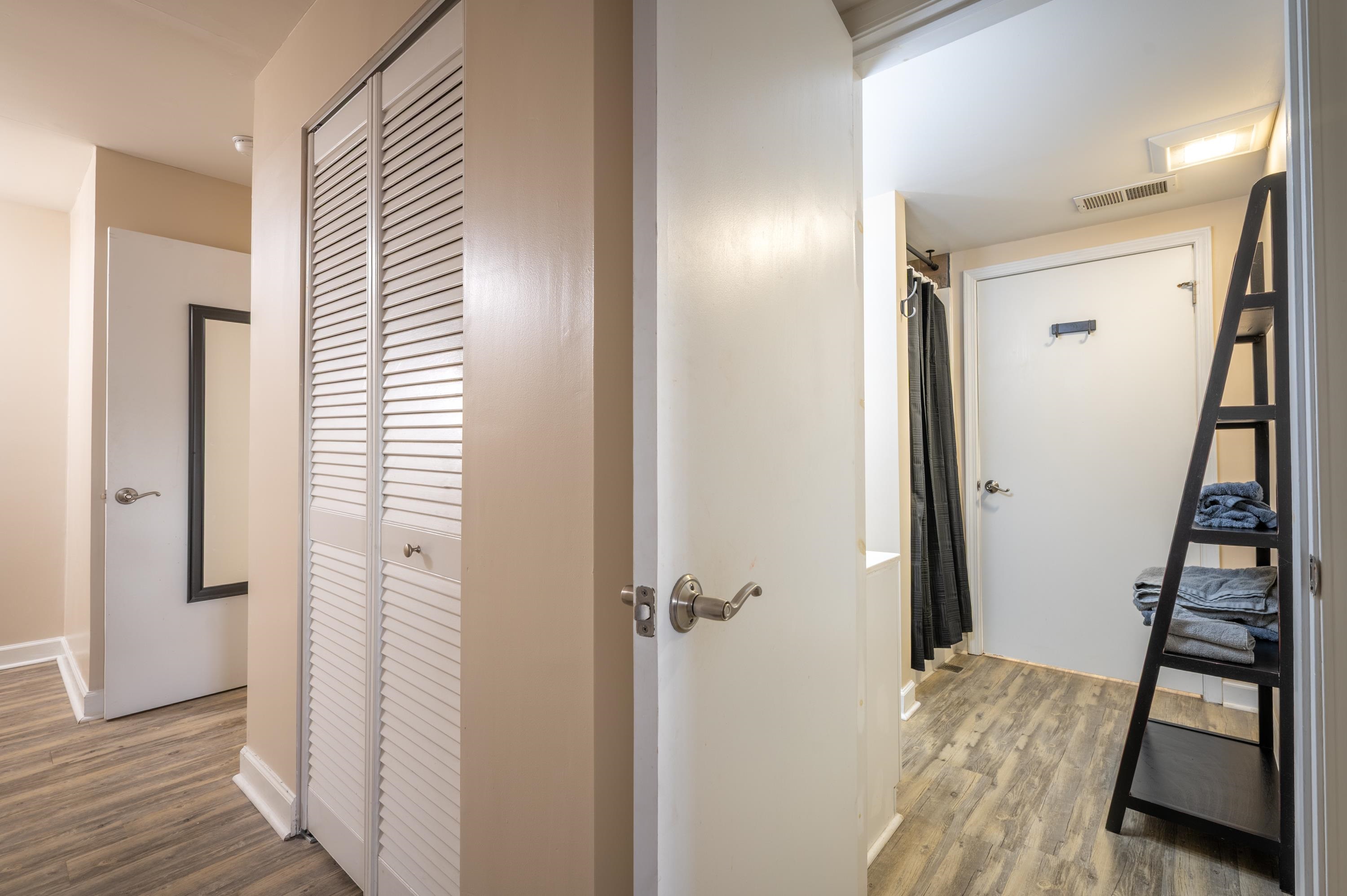 103 Yorkshire Ct Court