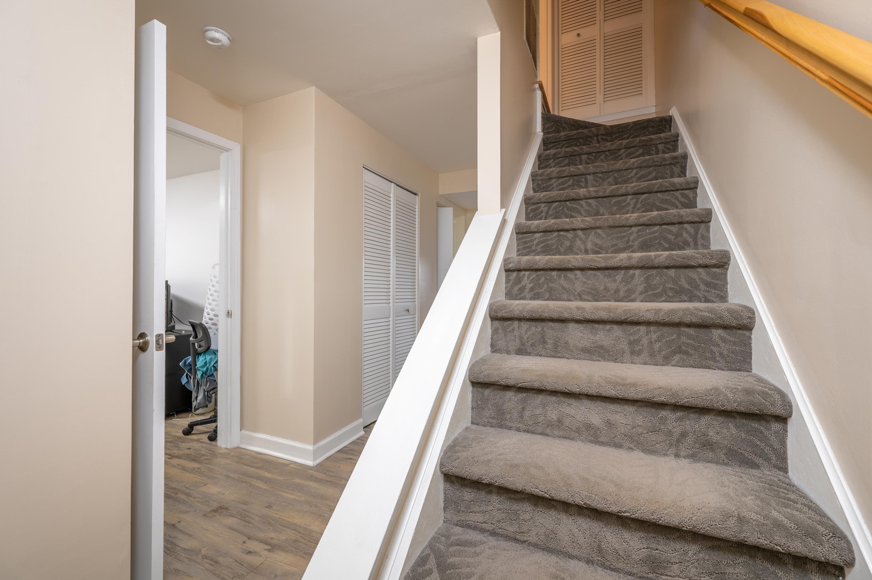 103 Yorkshire Ct Court