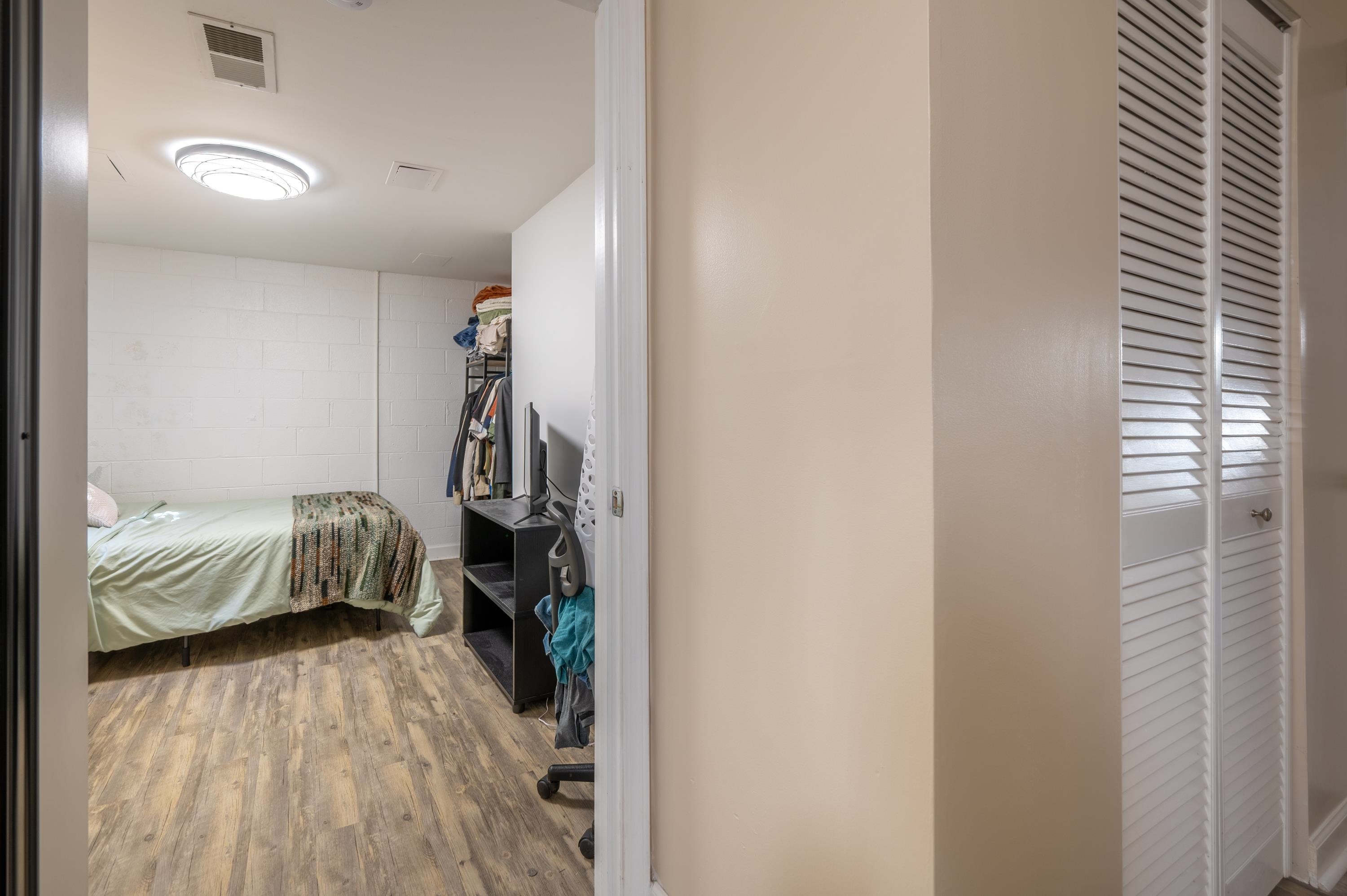 103 Yorkshire Ct Court