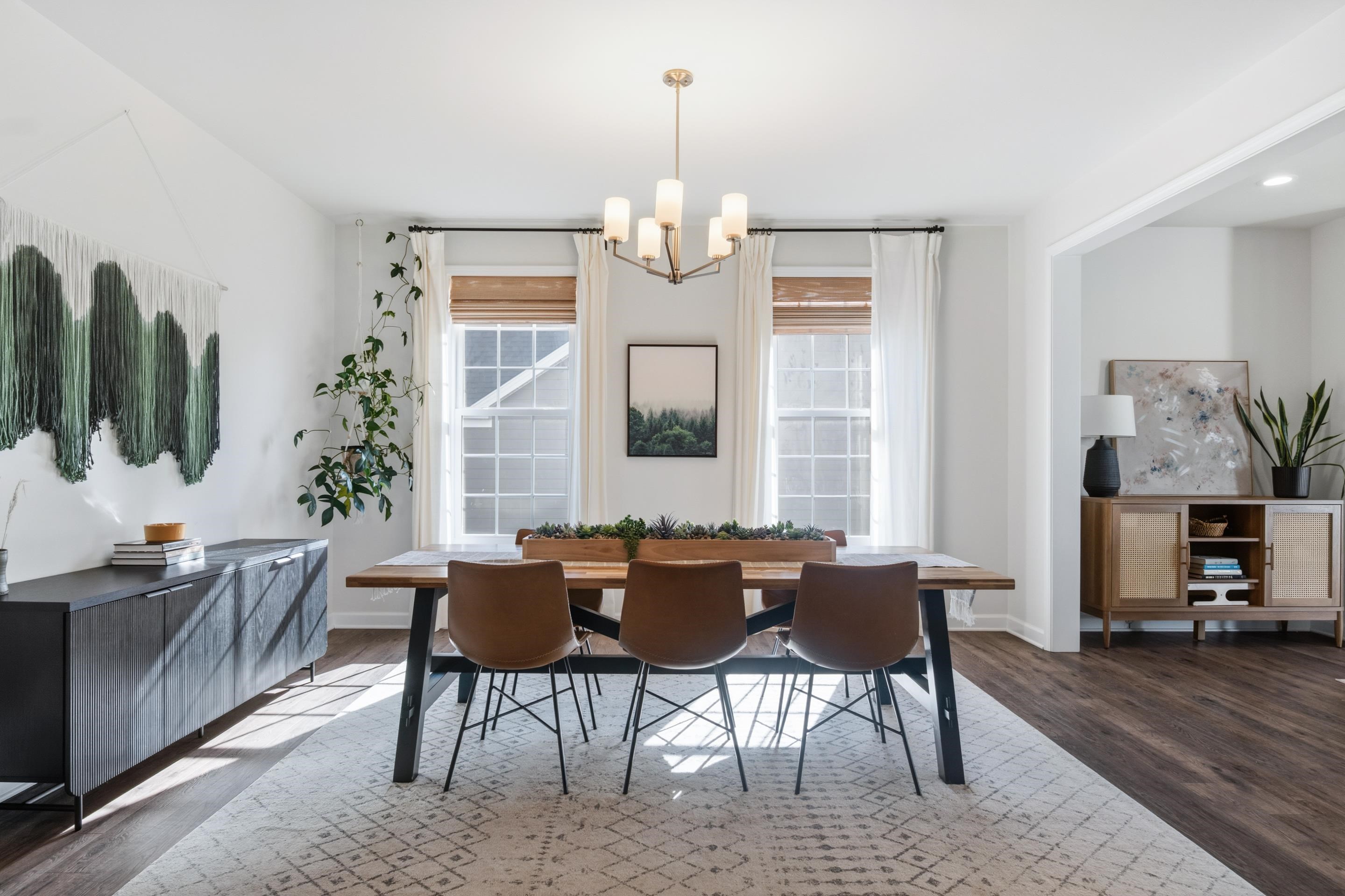 845 JEFFERSON Circle