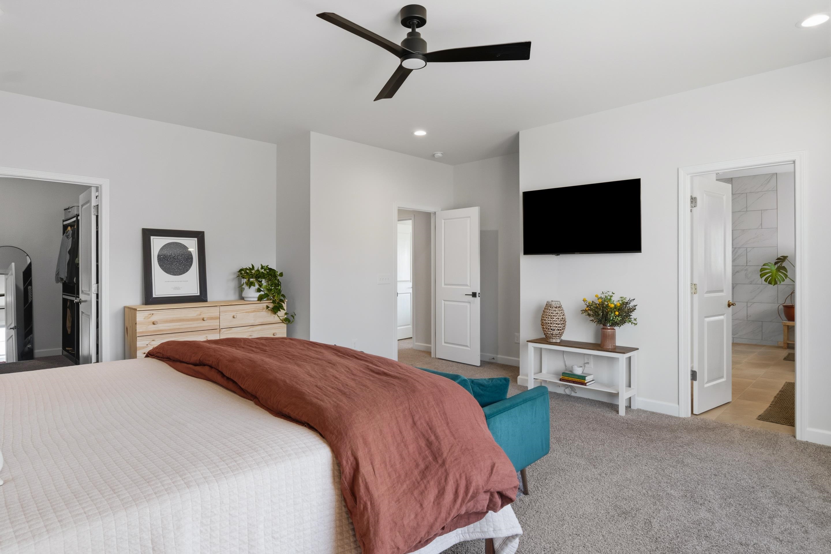 845 JEFFERSON Circle