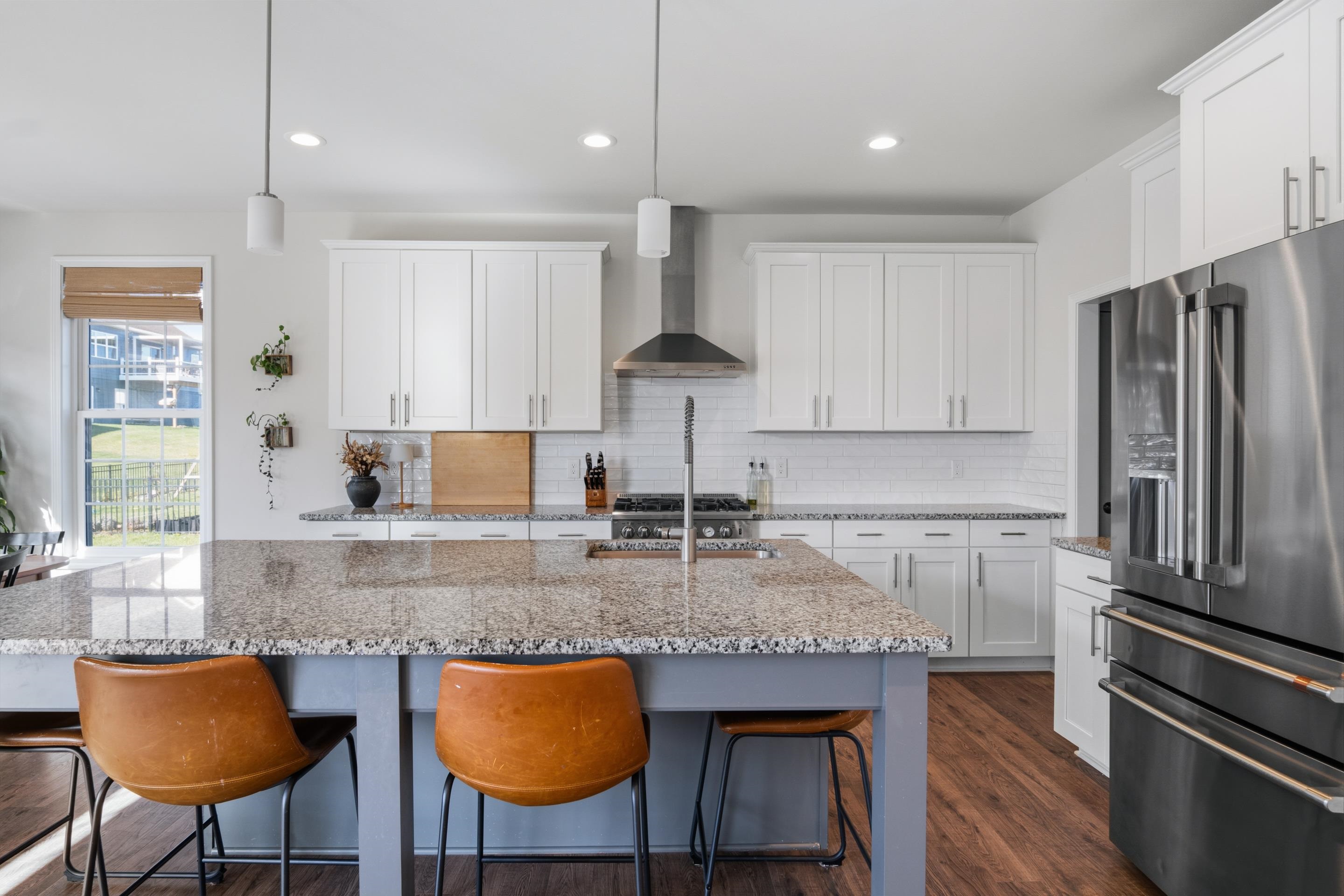 845 JEFFERSON Circle