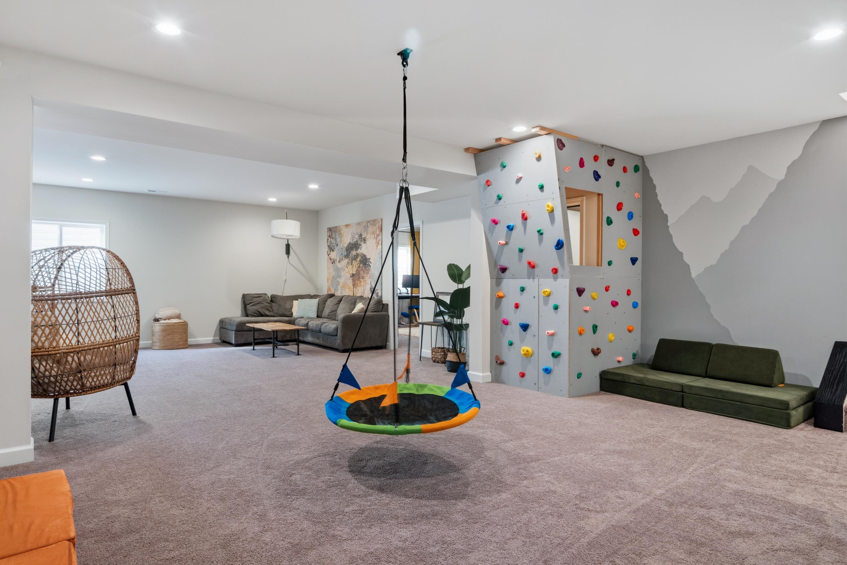 845 JEFFERSON Circle