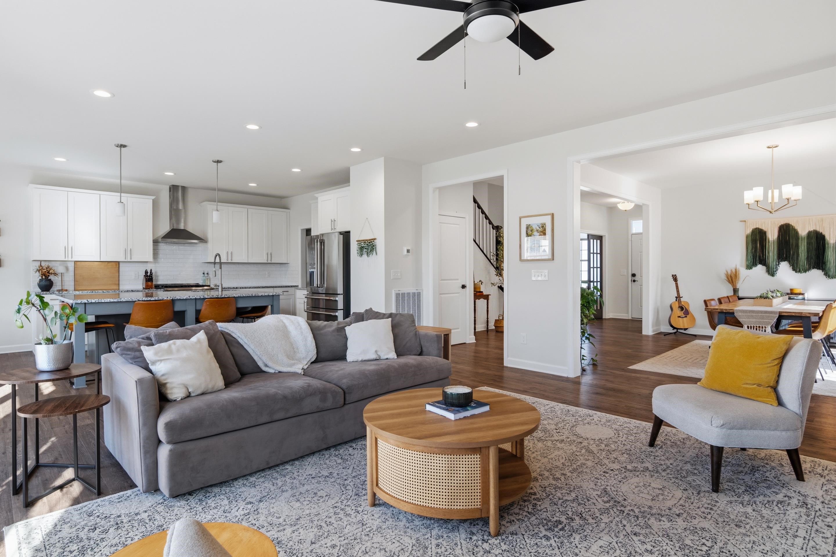 845 JEFFERSON Circle