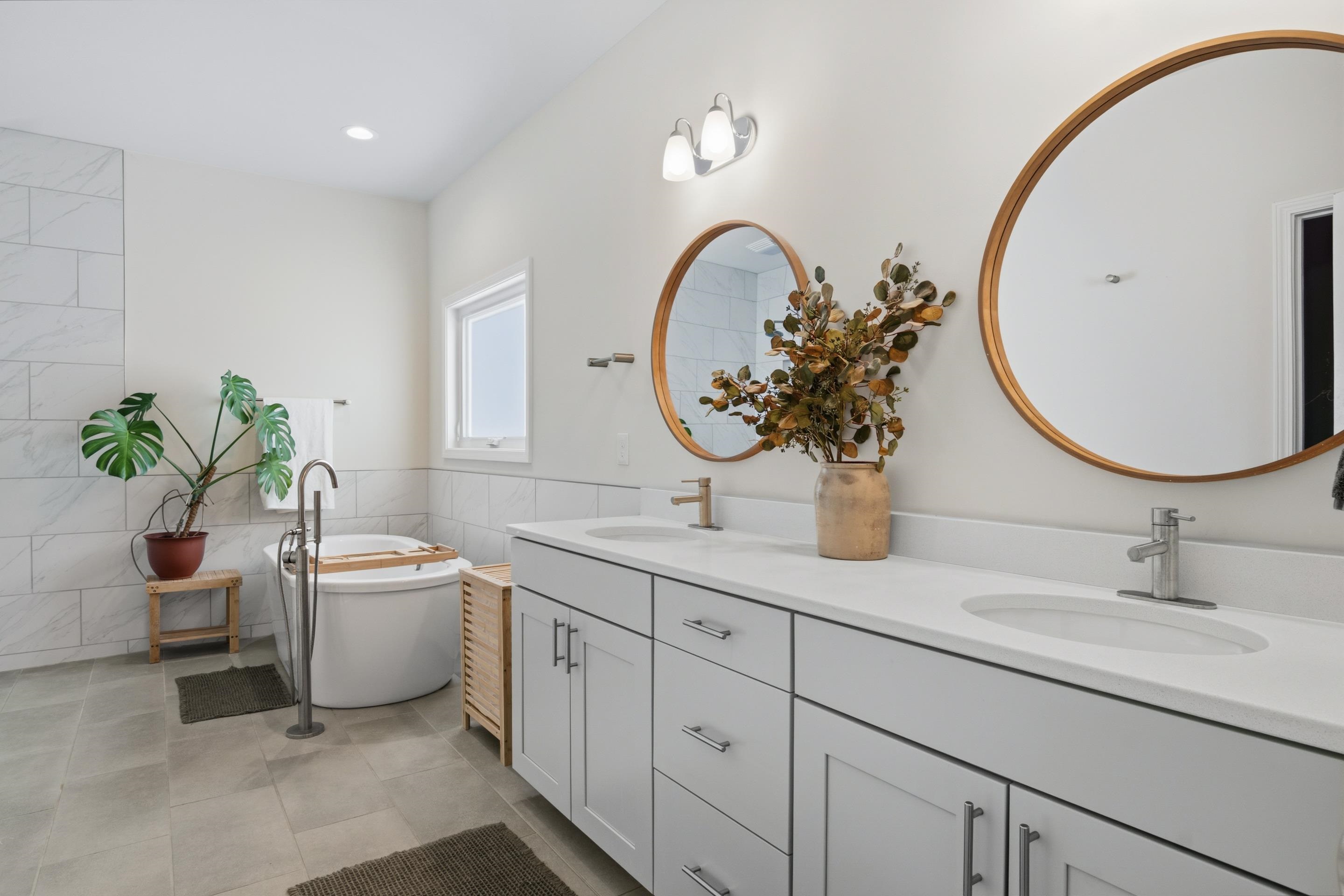 845 JEFFERSON Circle