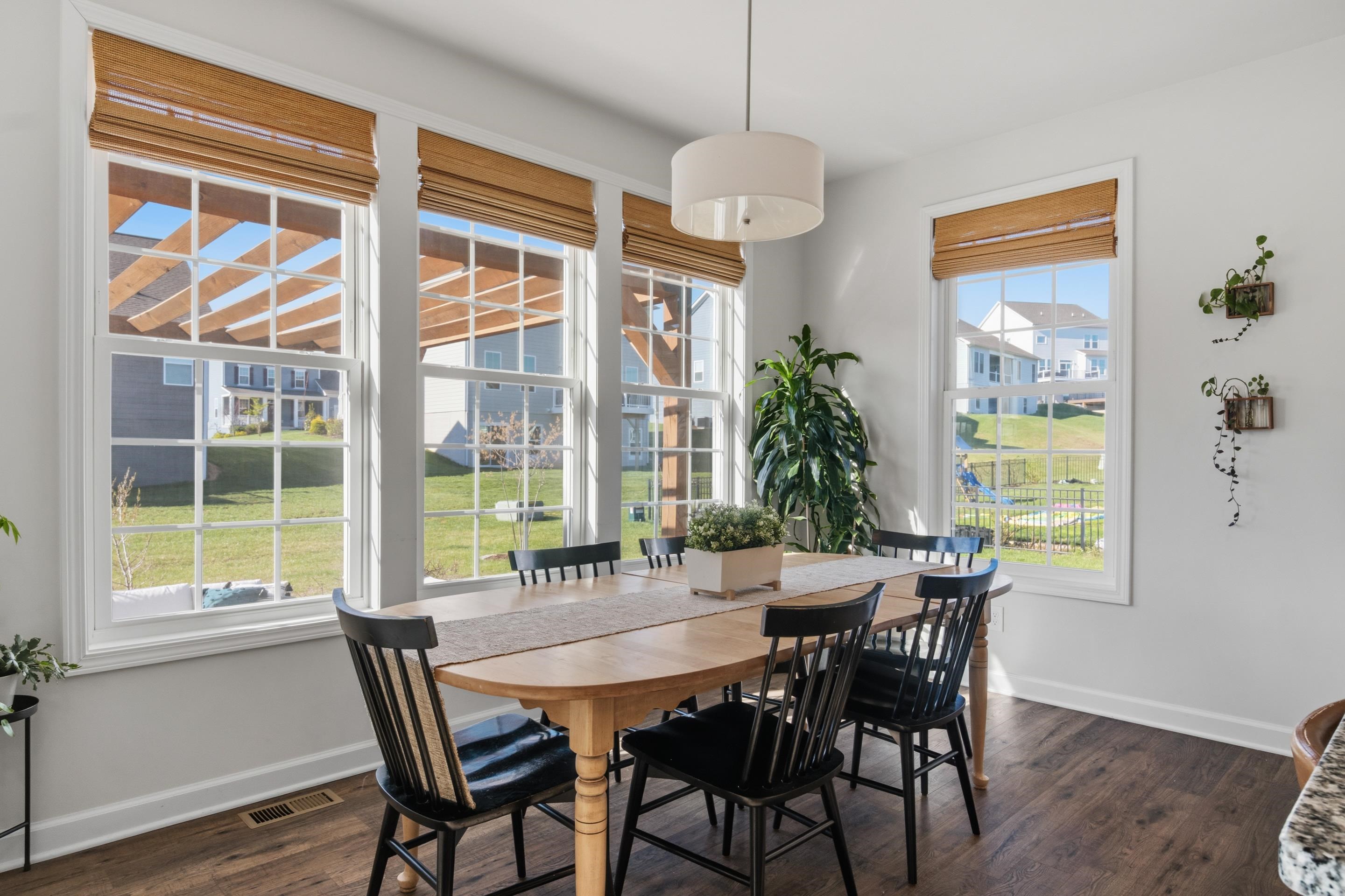 845 JEFFERSON Circle