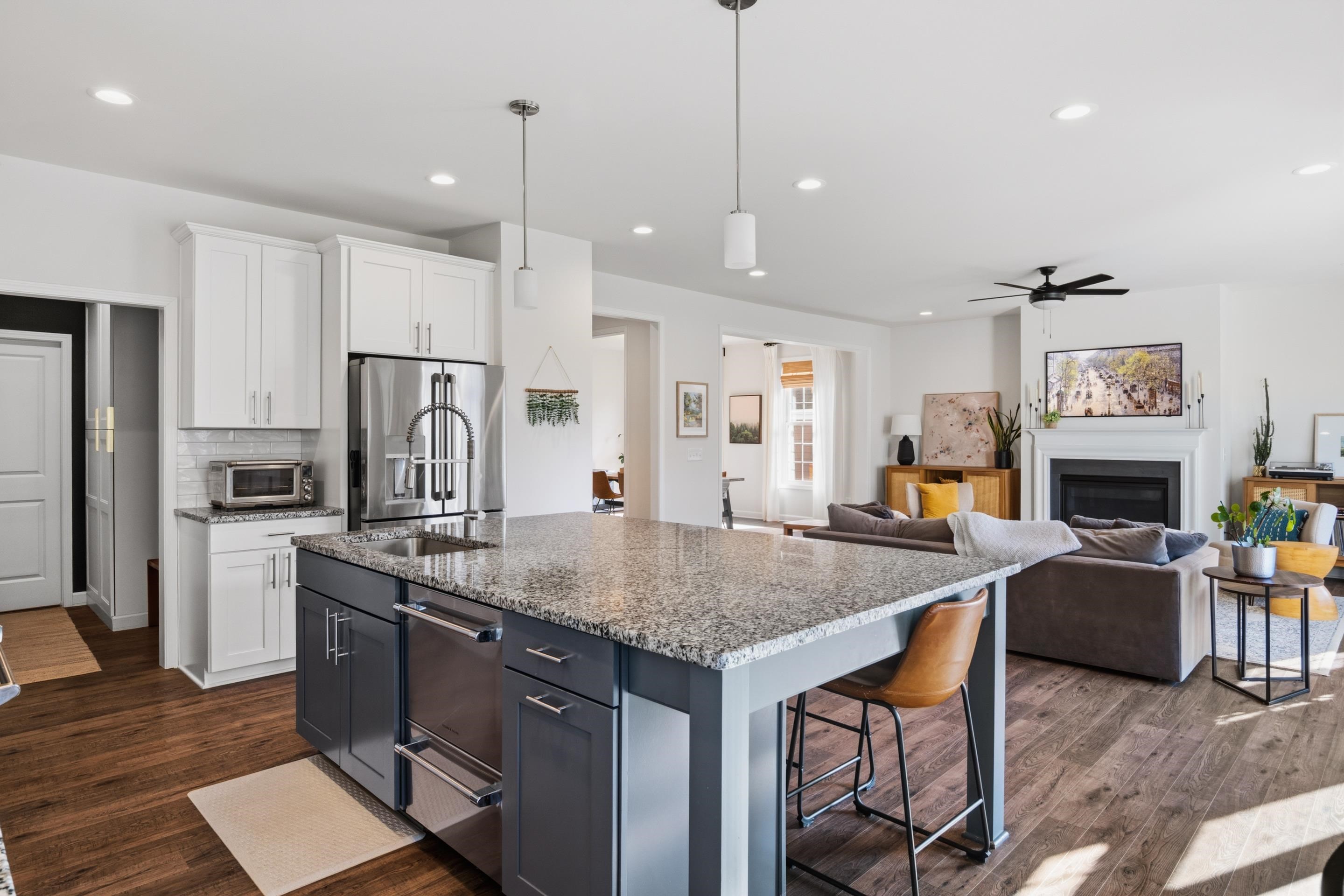 845 JEFFERSON Circle