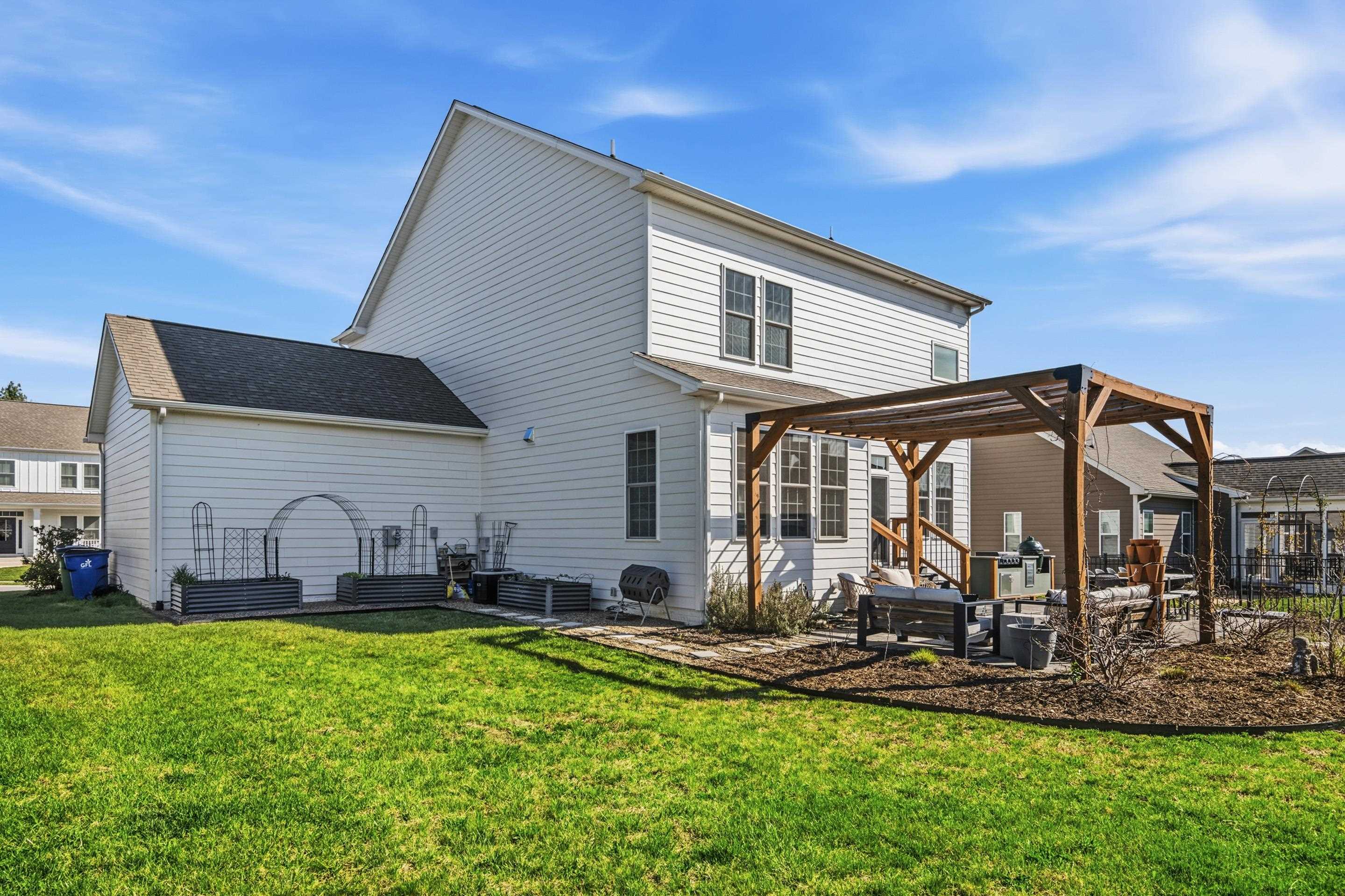 845 JEFFERSON Circle