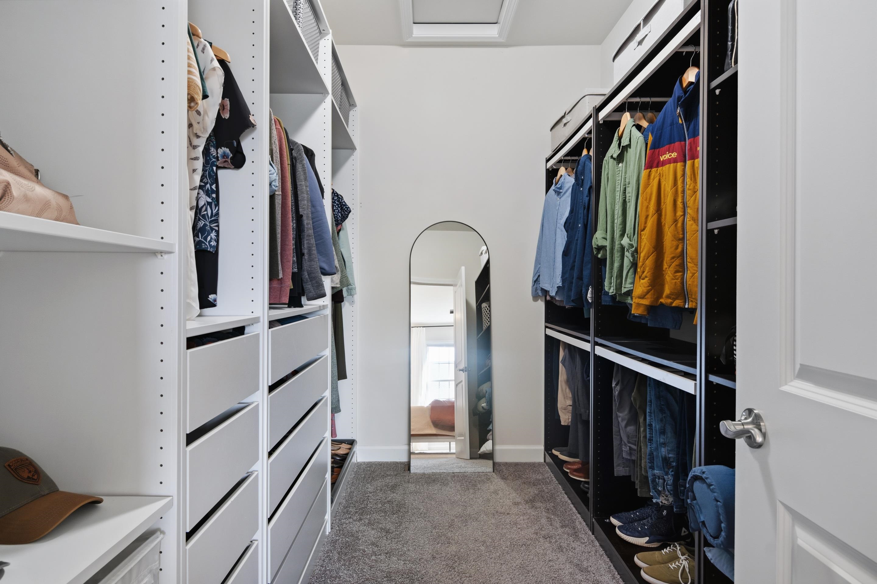 845 JEFFERSON Circle