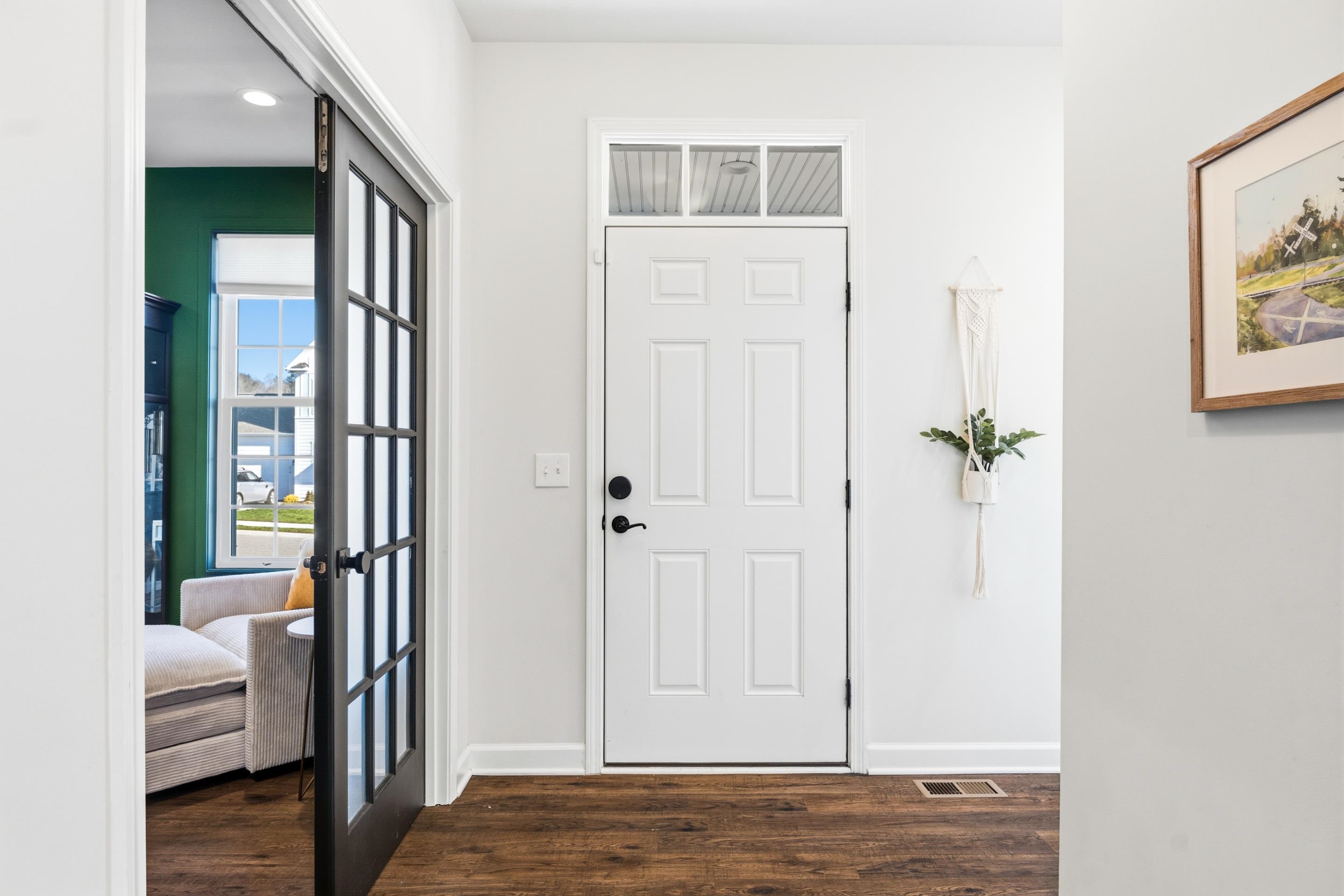 845 JEFFERSON Circle