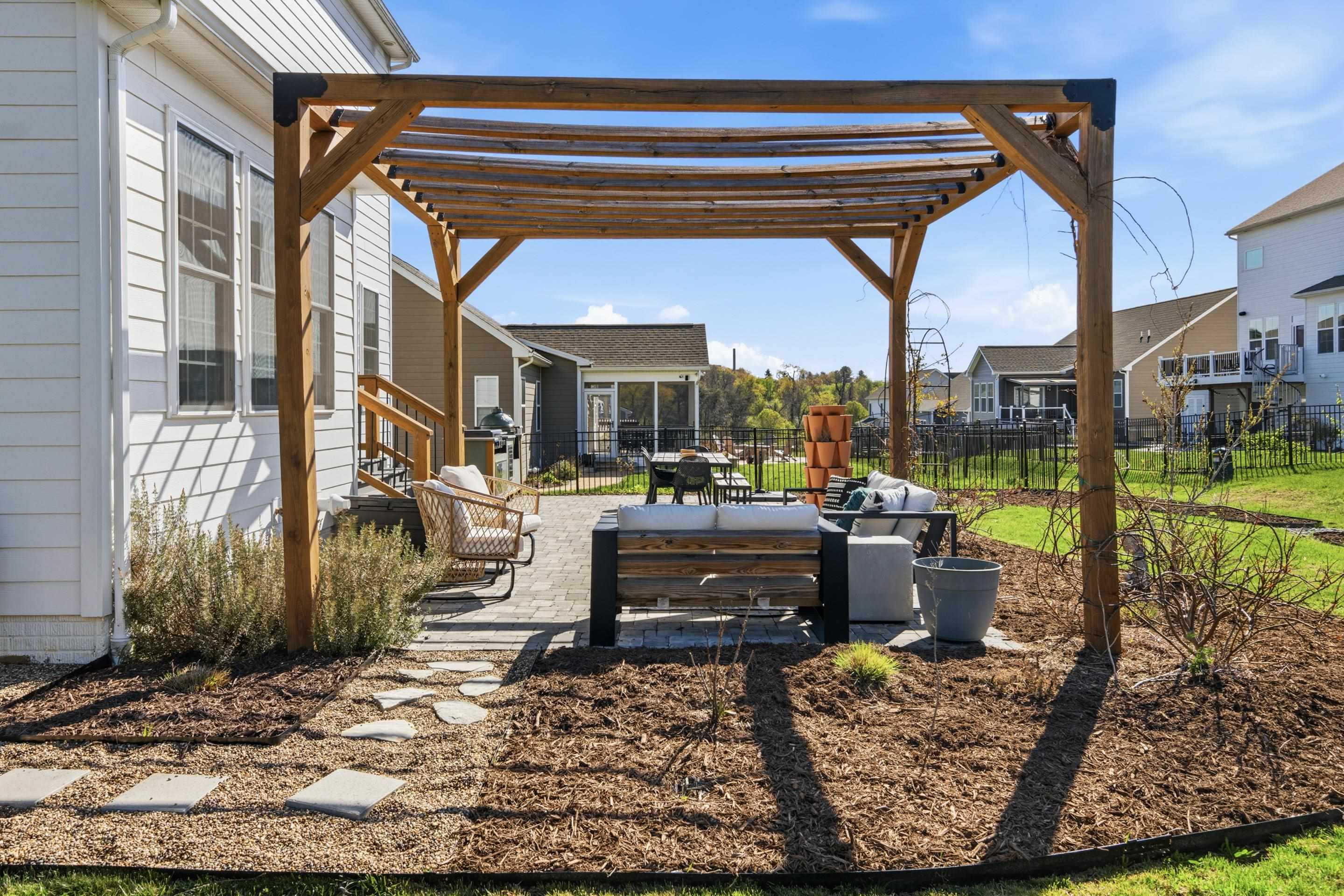 845 JEFFERSON Circle