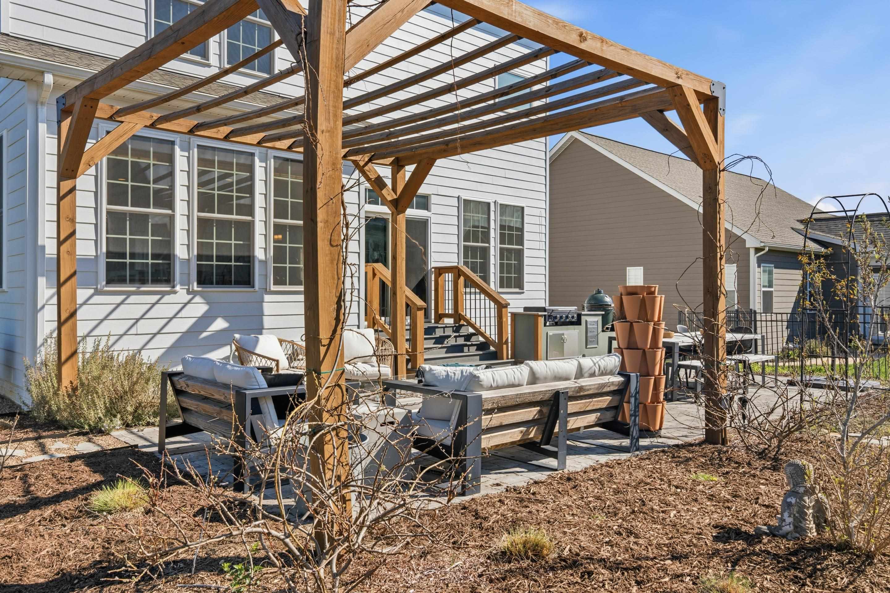 845 JEFFERSON Circle