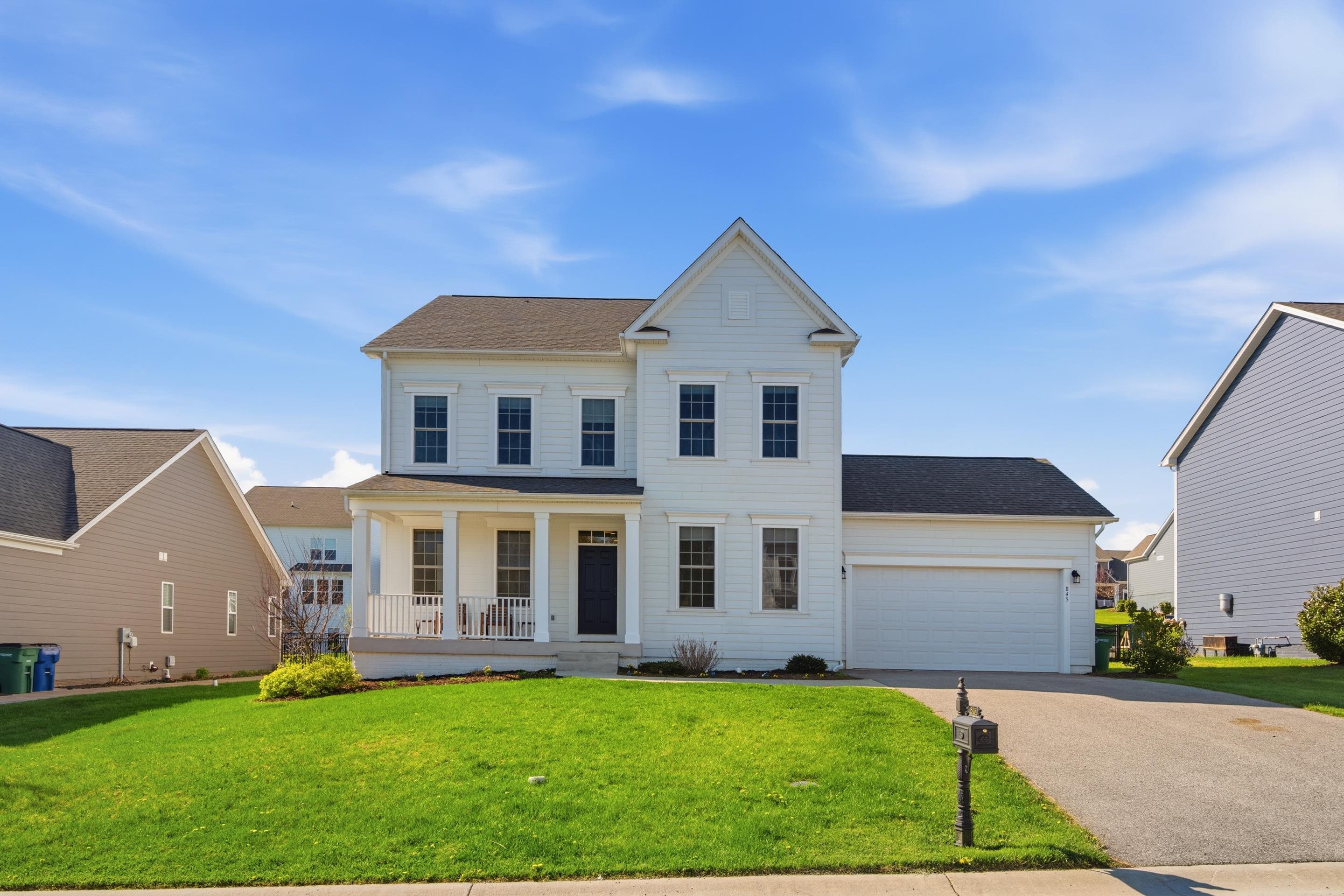 845 JEFFERSON Circle