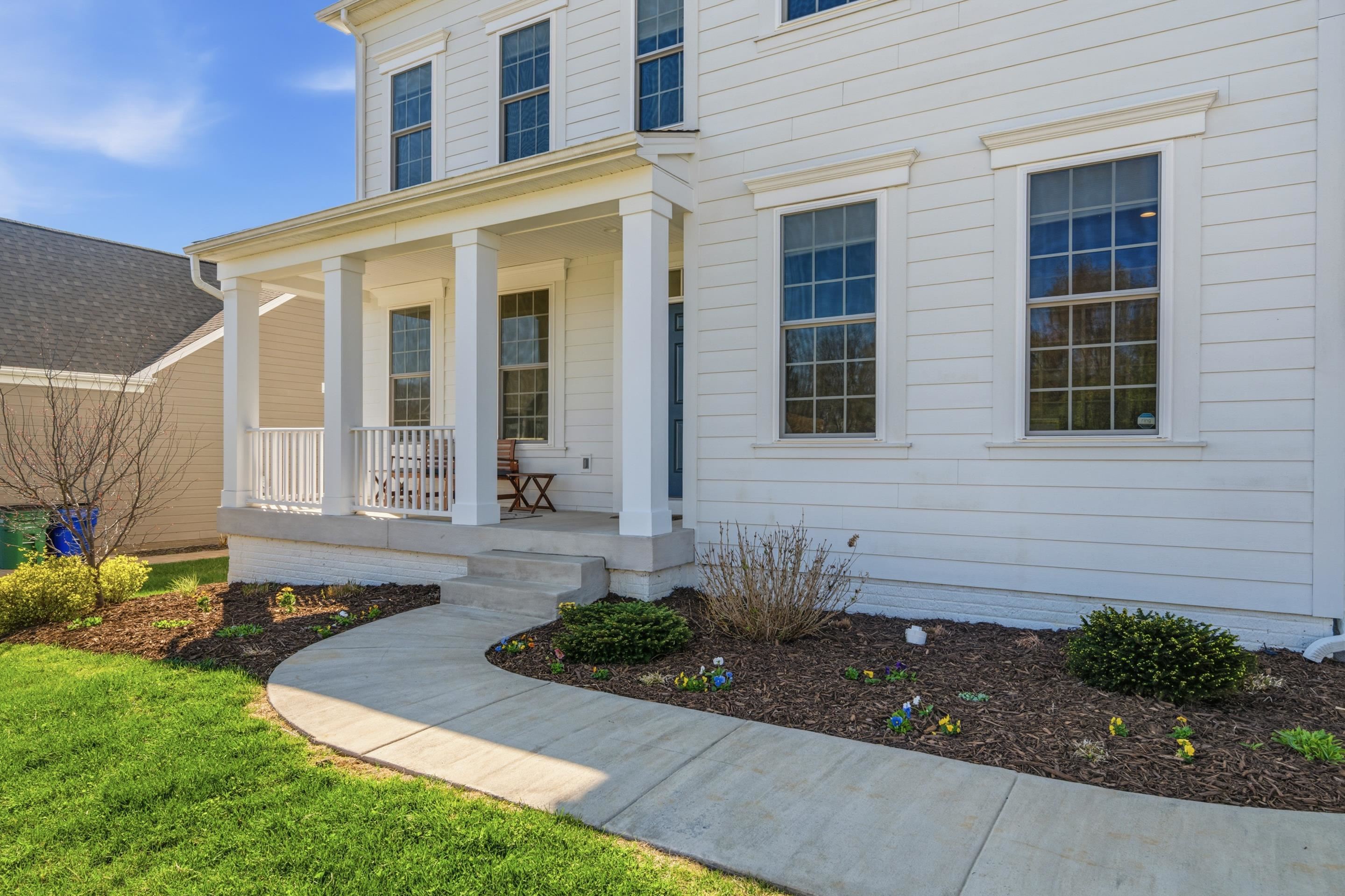 845 JEFFERSON Circle