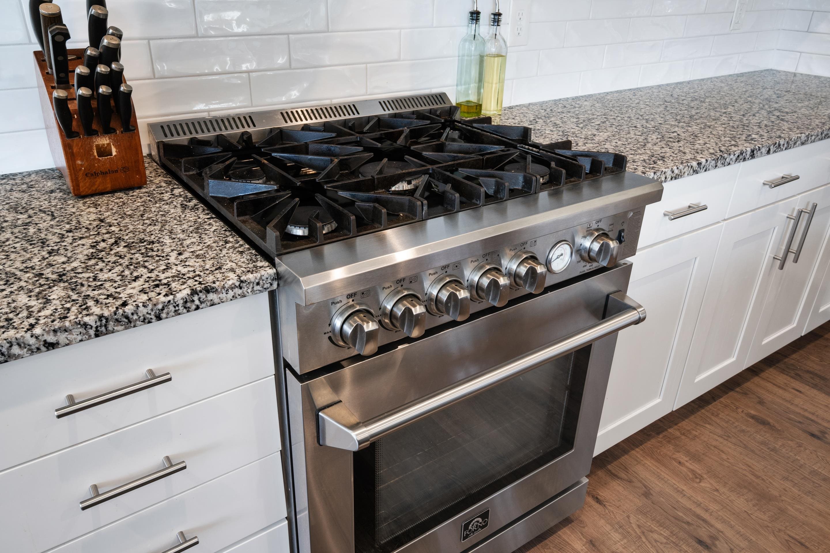 845 JEFFERSON Circle