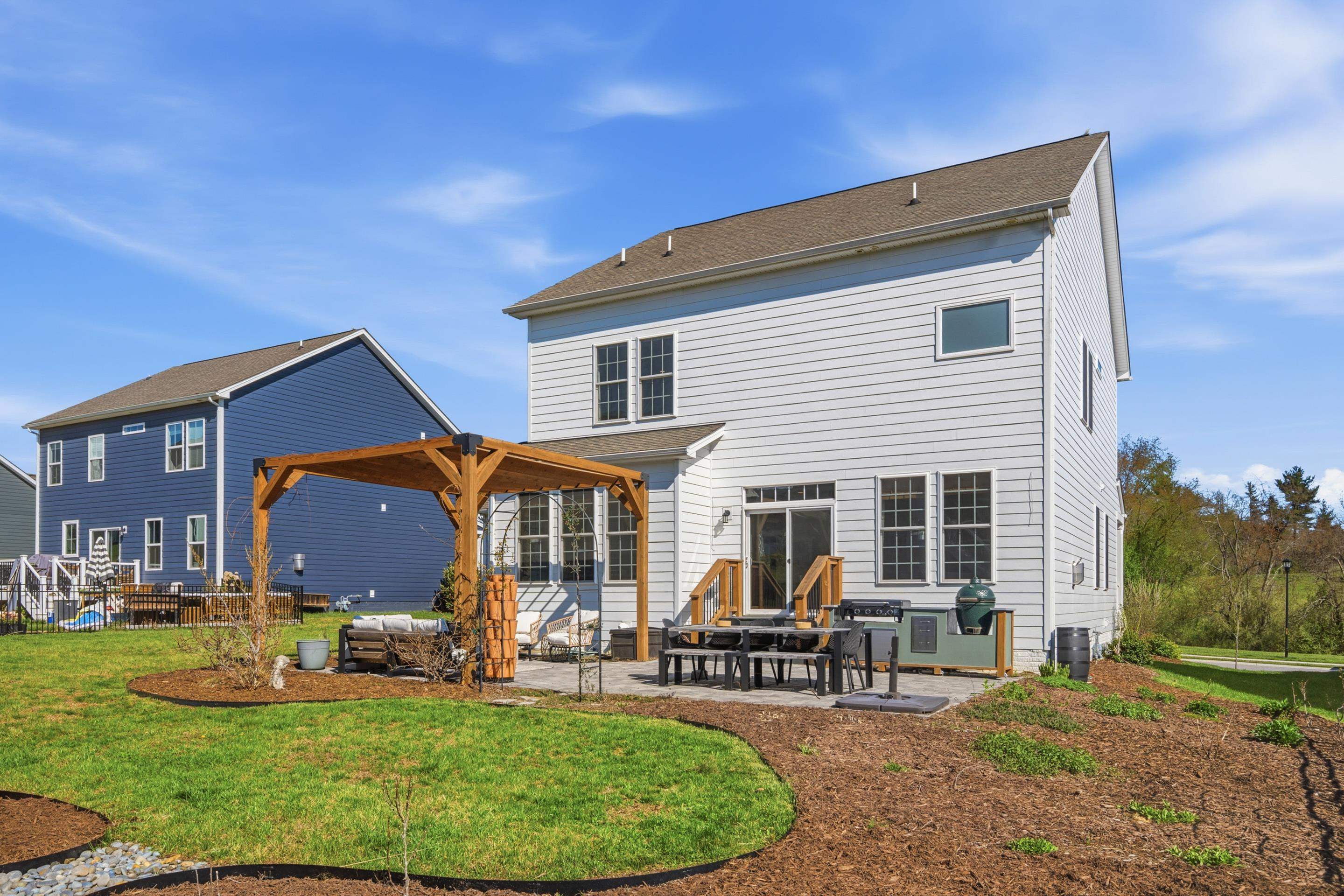 845 JEFFERSON Circle