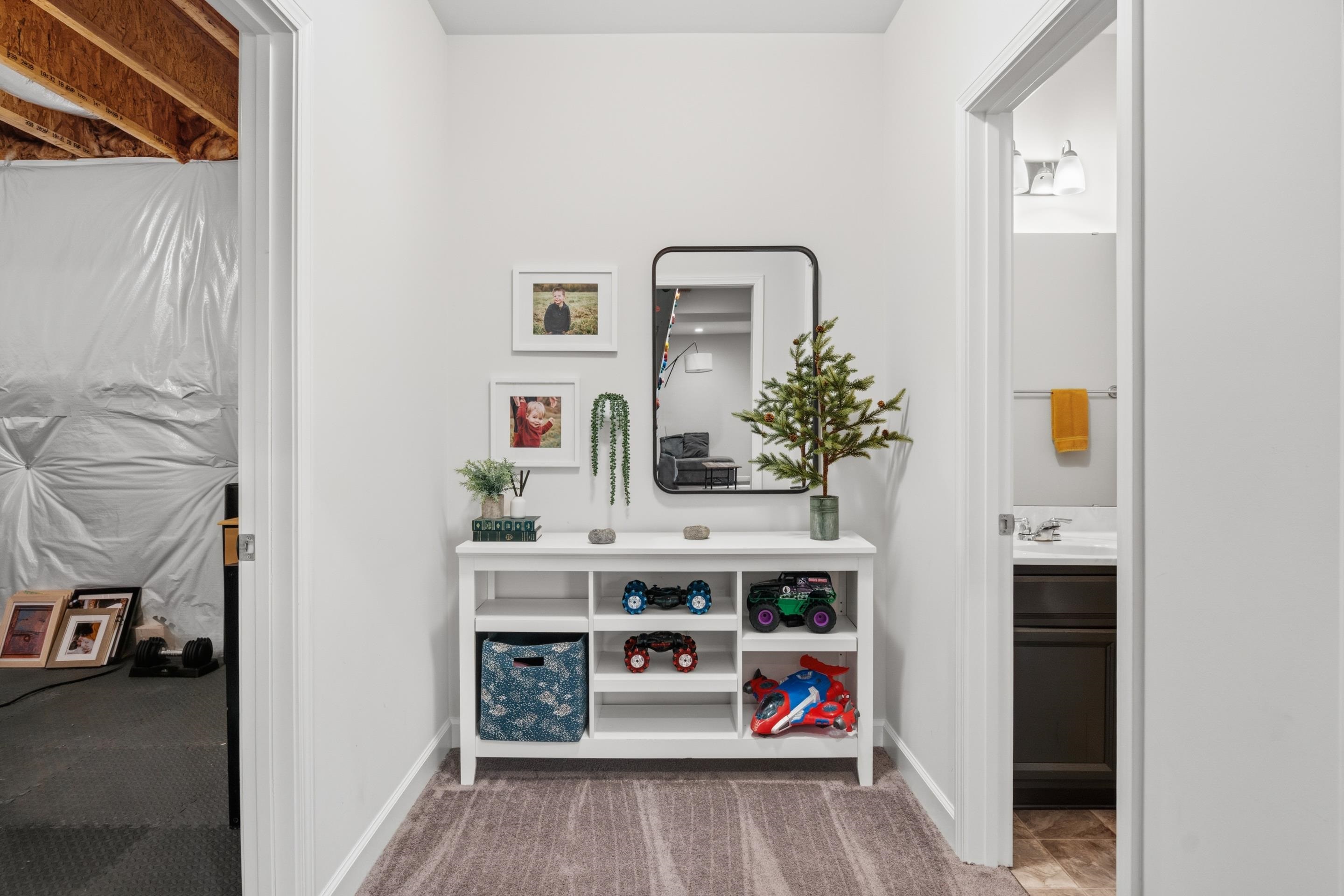 845 JEFFERSON Circle