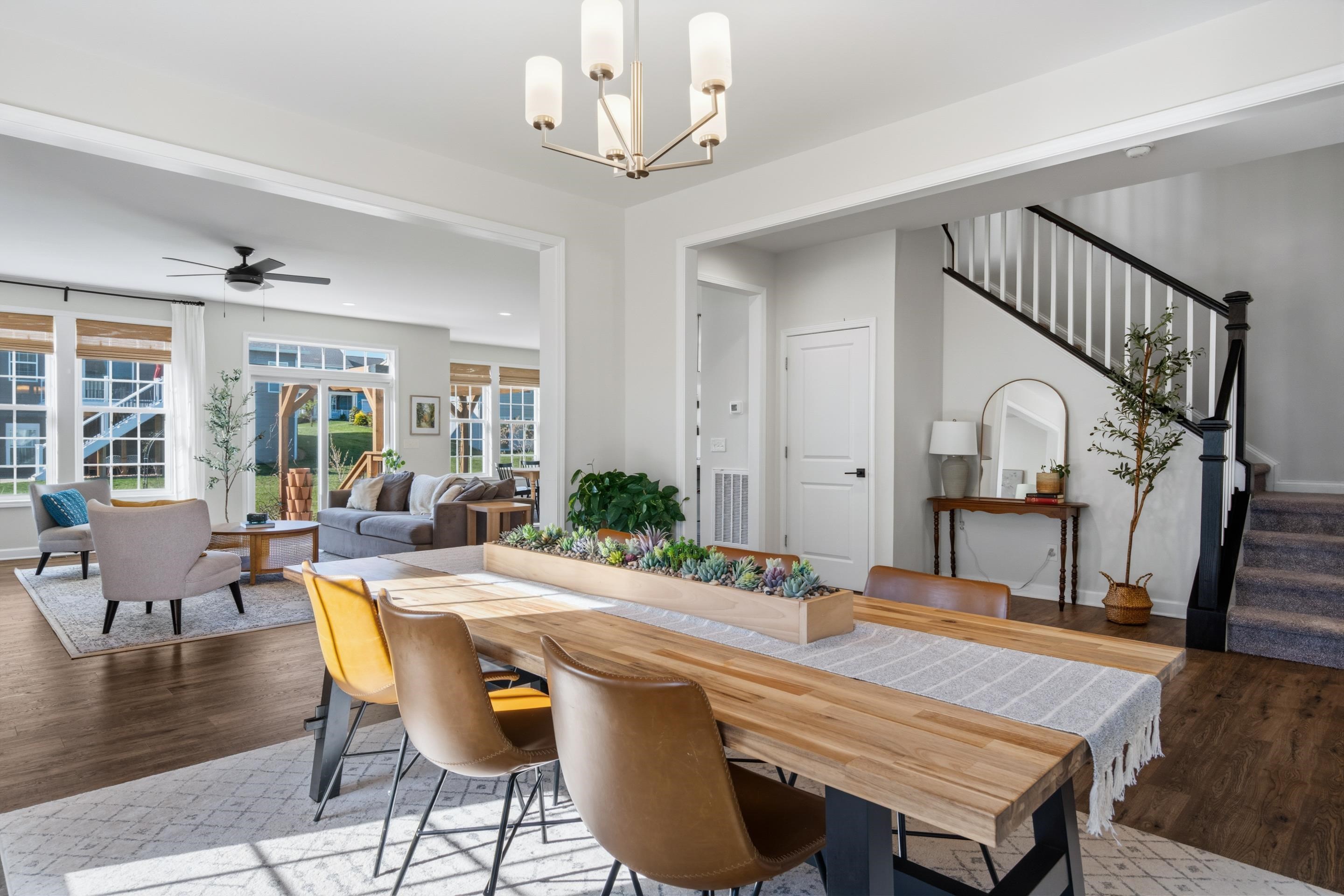 845 JEFFERSON Circle