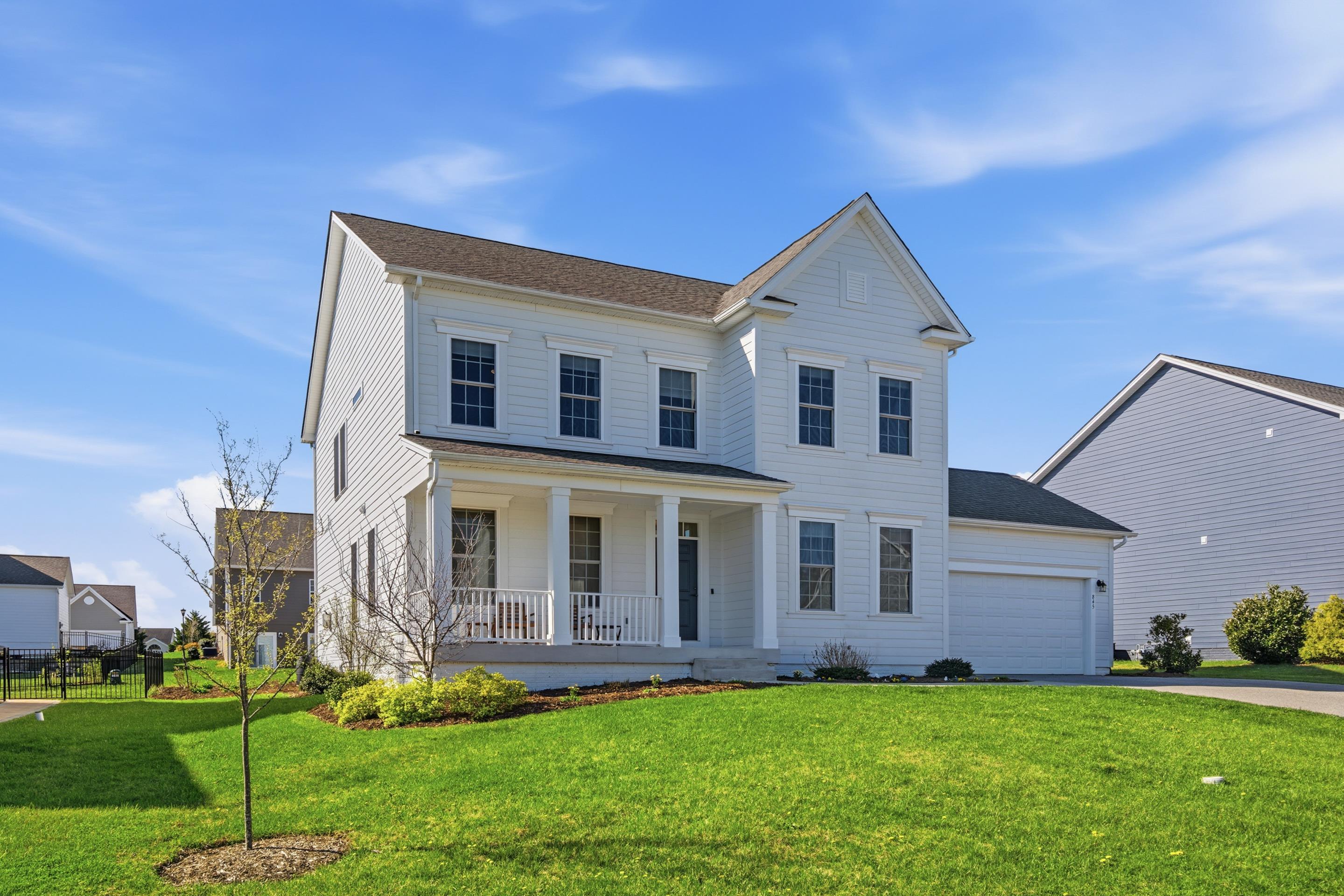 845 JEFFERSON Circle