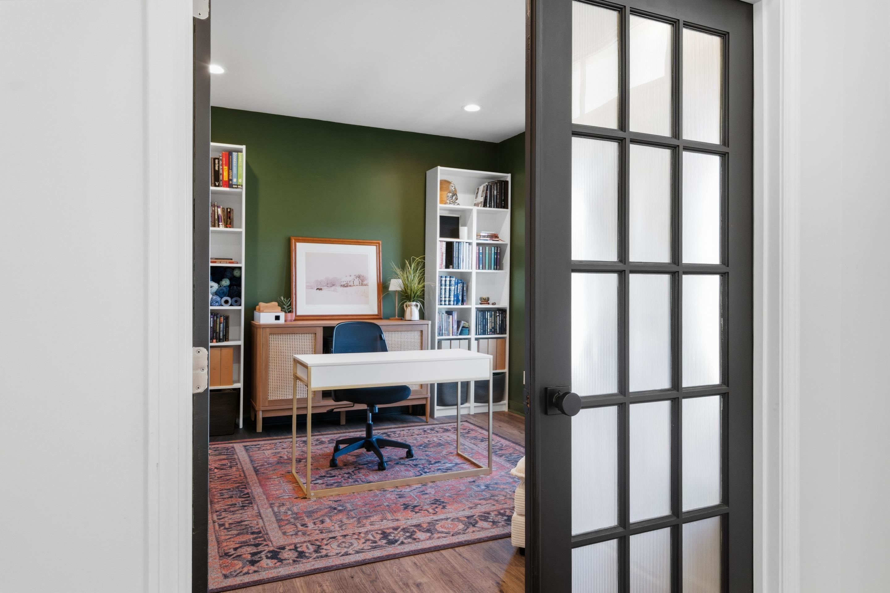 845 JEFFERSON Circle